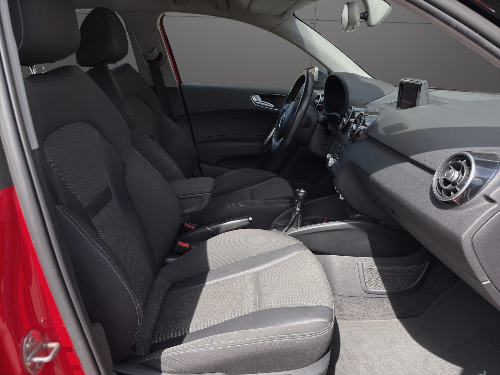 AUDI A1 Sportback 1.0 TFSI Sport S Line-image-9