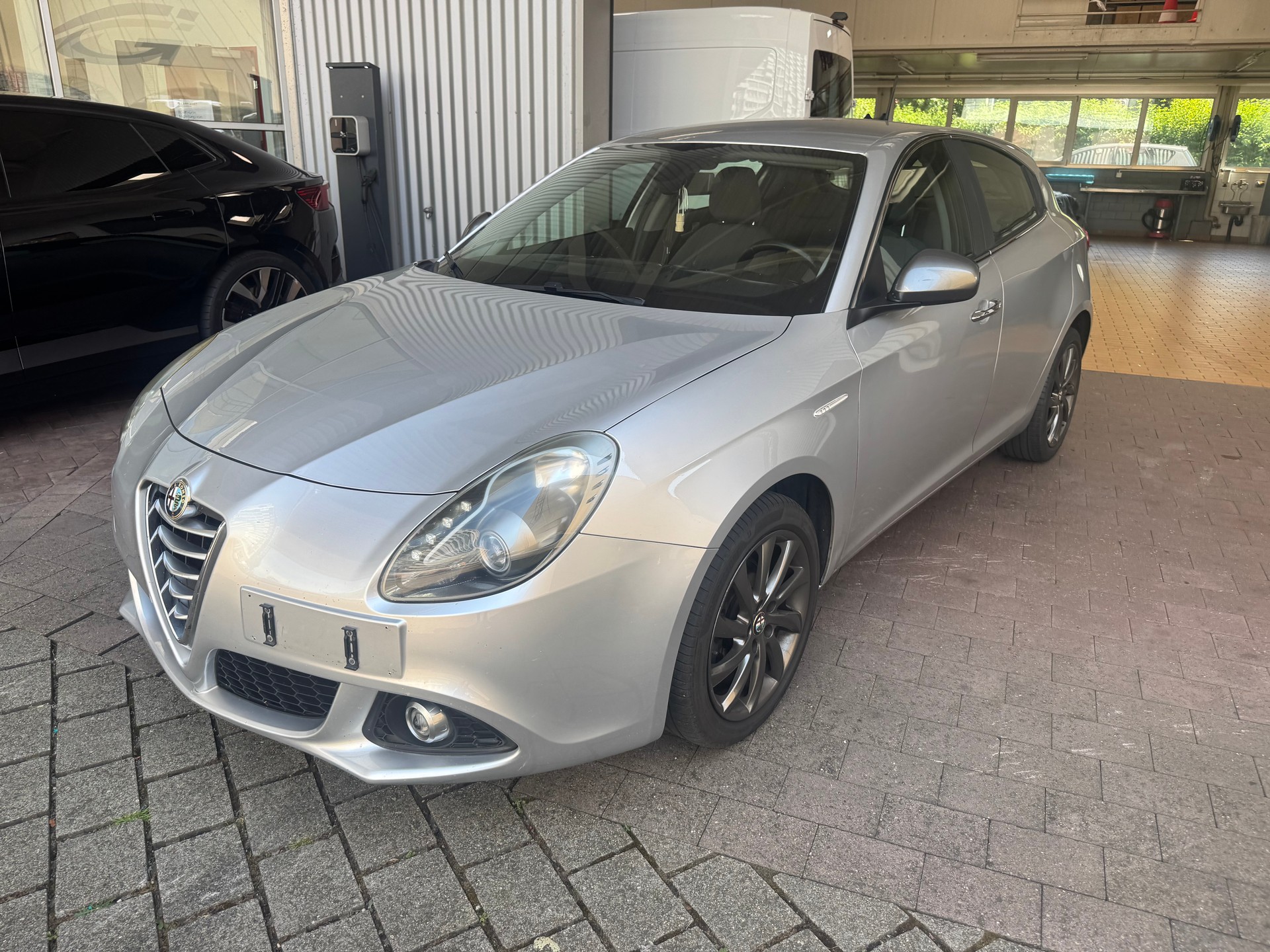 ALFA ROMEO Giulietta 1.6 JTDM Progression-image-0