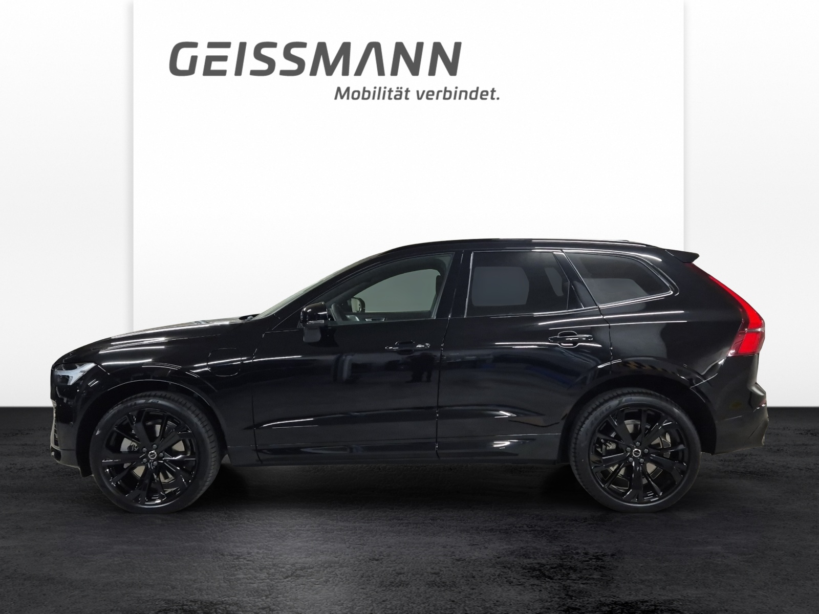 VOLVO XC60 2.0 T8 TE Black Edition eAWD-showroom-element-2