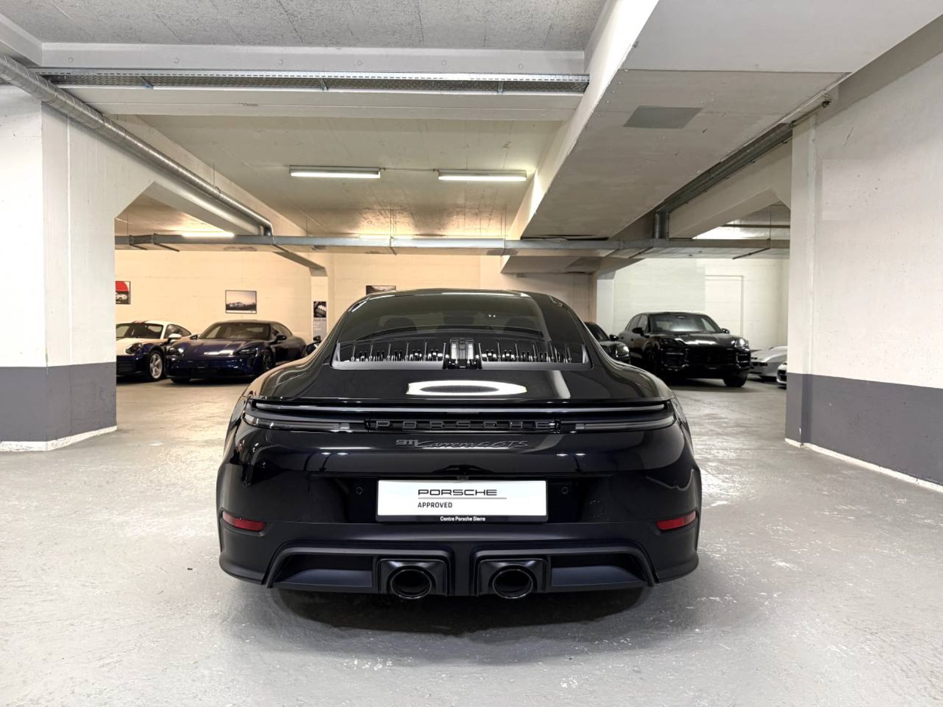 PORSCHE 911 Carrera 4 GTS-image-5