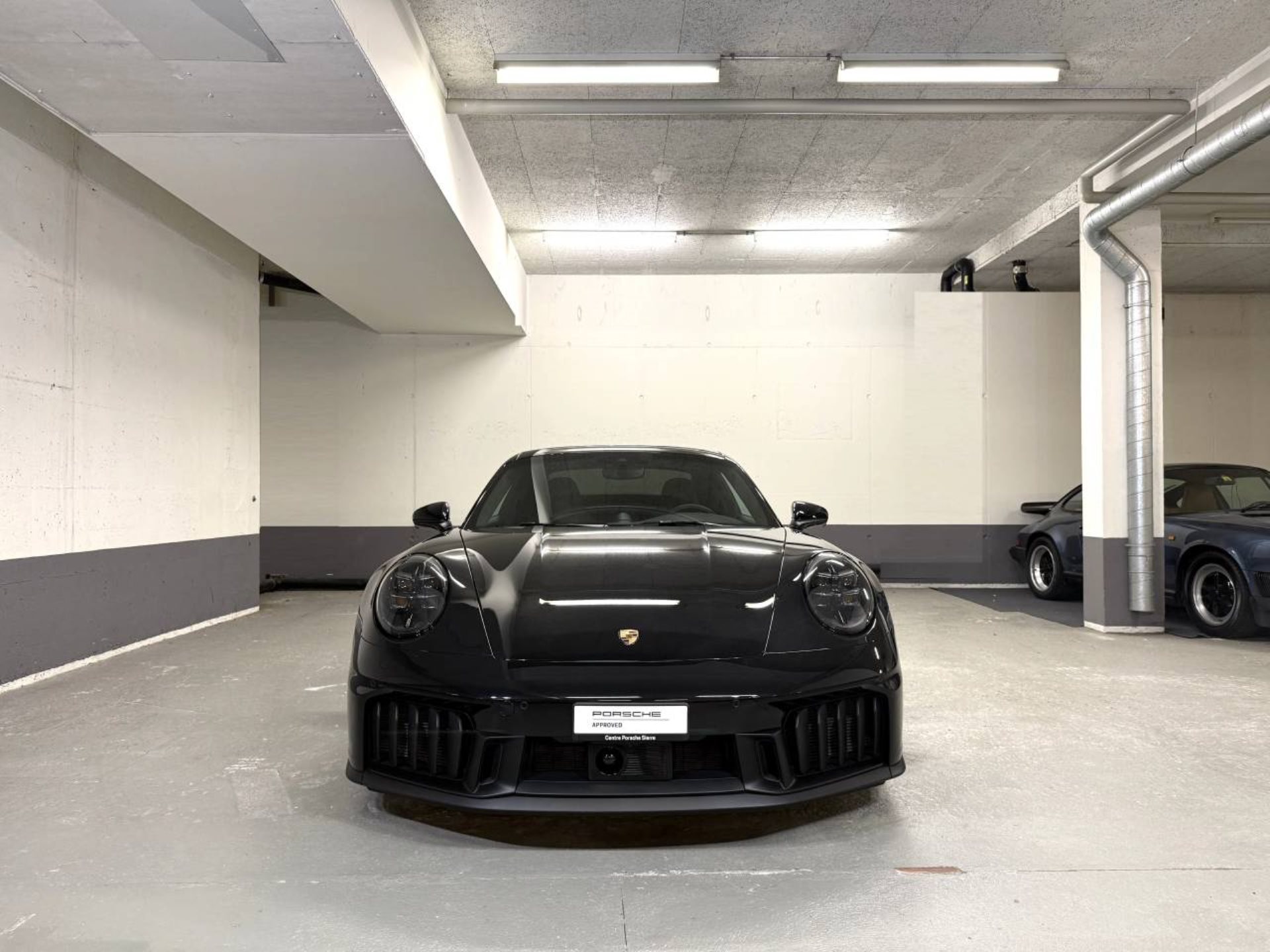 PORSCHE 911 Carrera 4 GTS-image-8