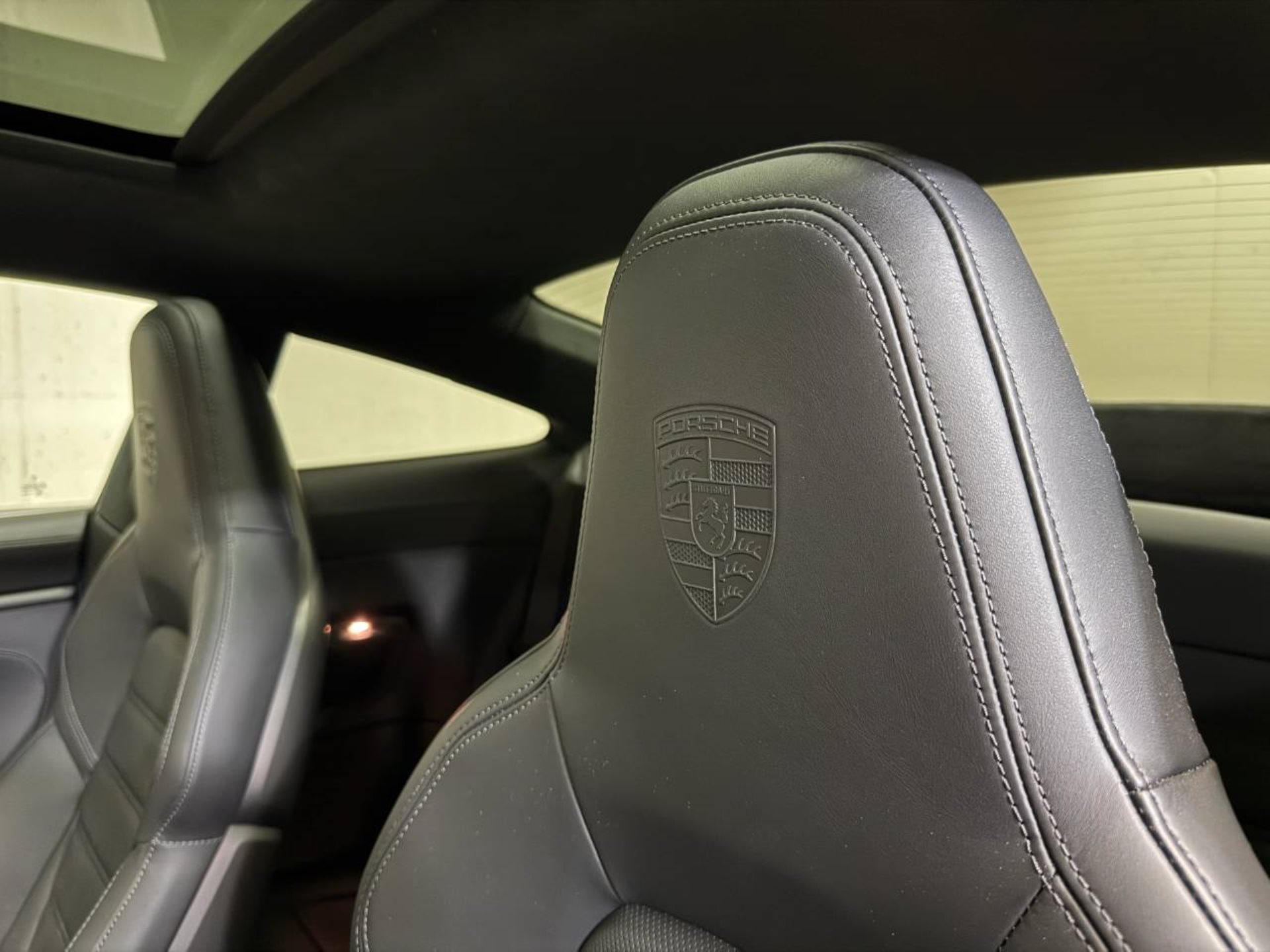 PORSCHE 911 Carrera 4 GTS-image-24