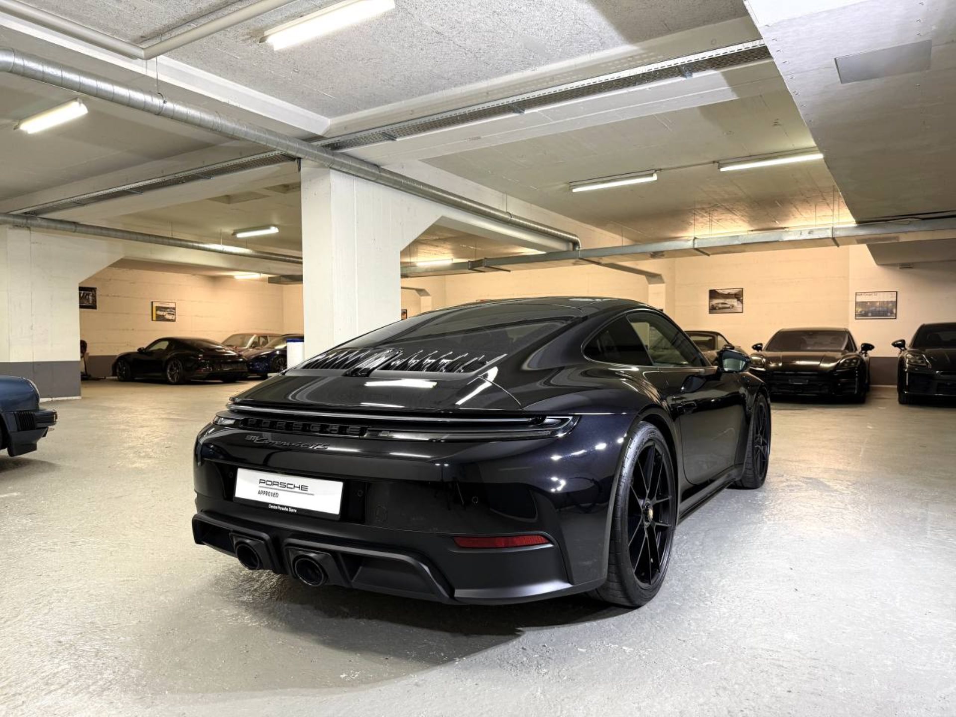 PORSCHE 911 Carrera 4 GTS-image-6