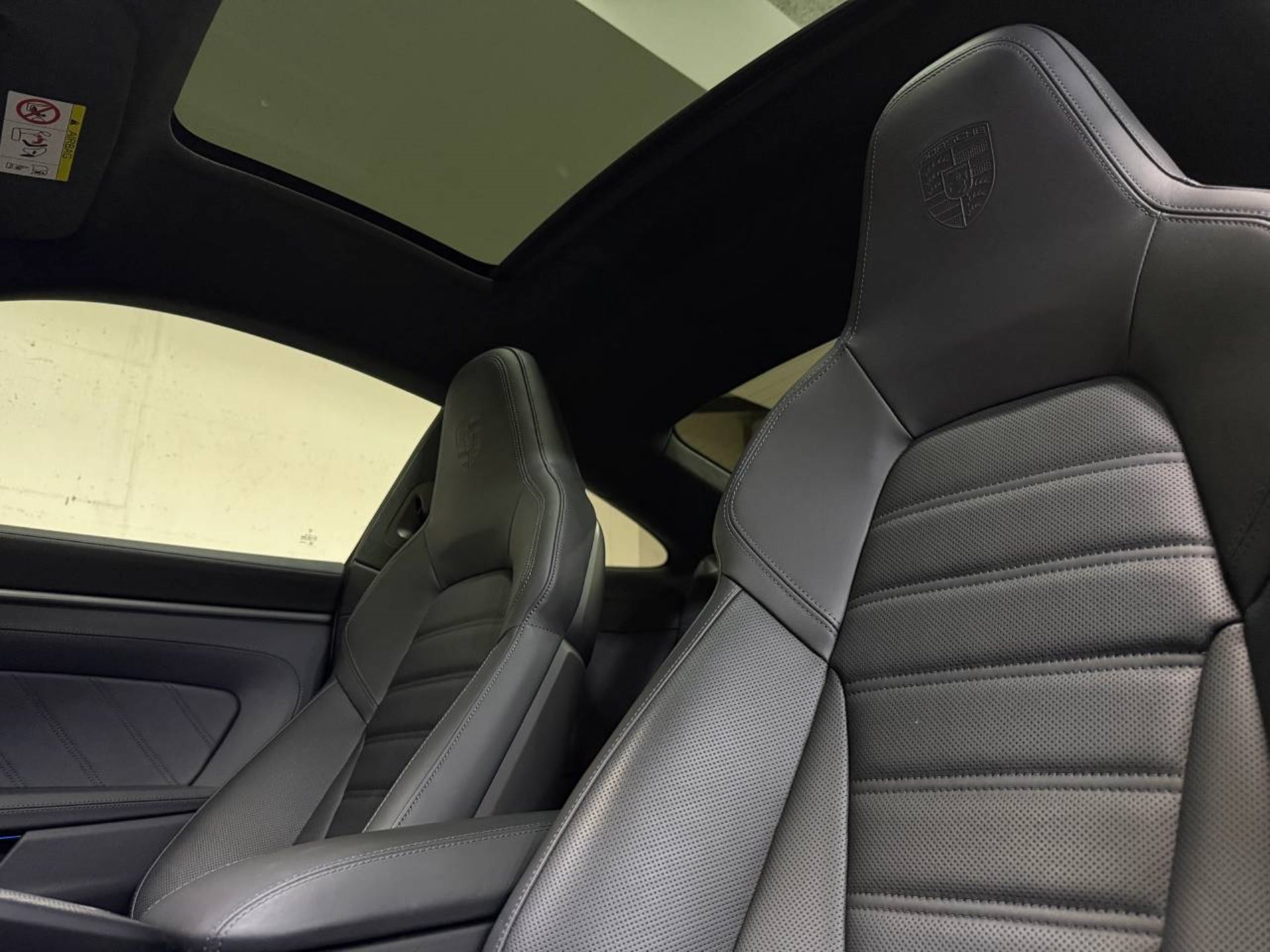 PORSCHE 911 Carrera 4 GTS-image-23