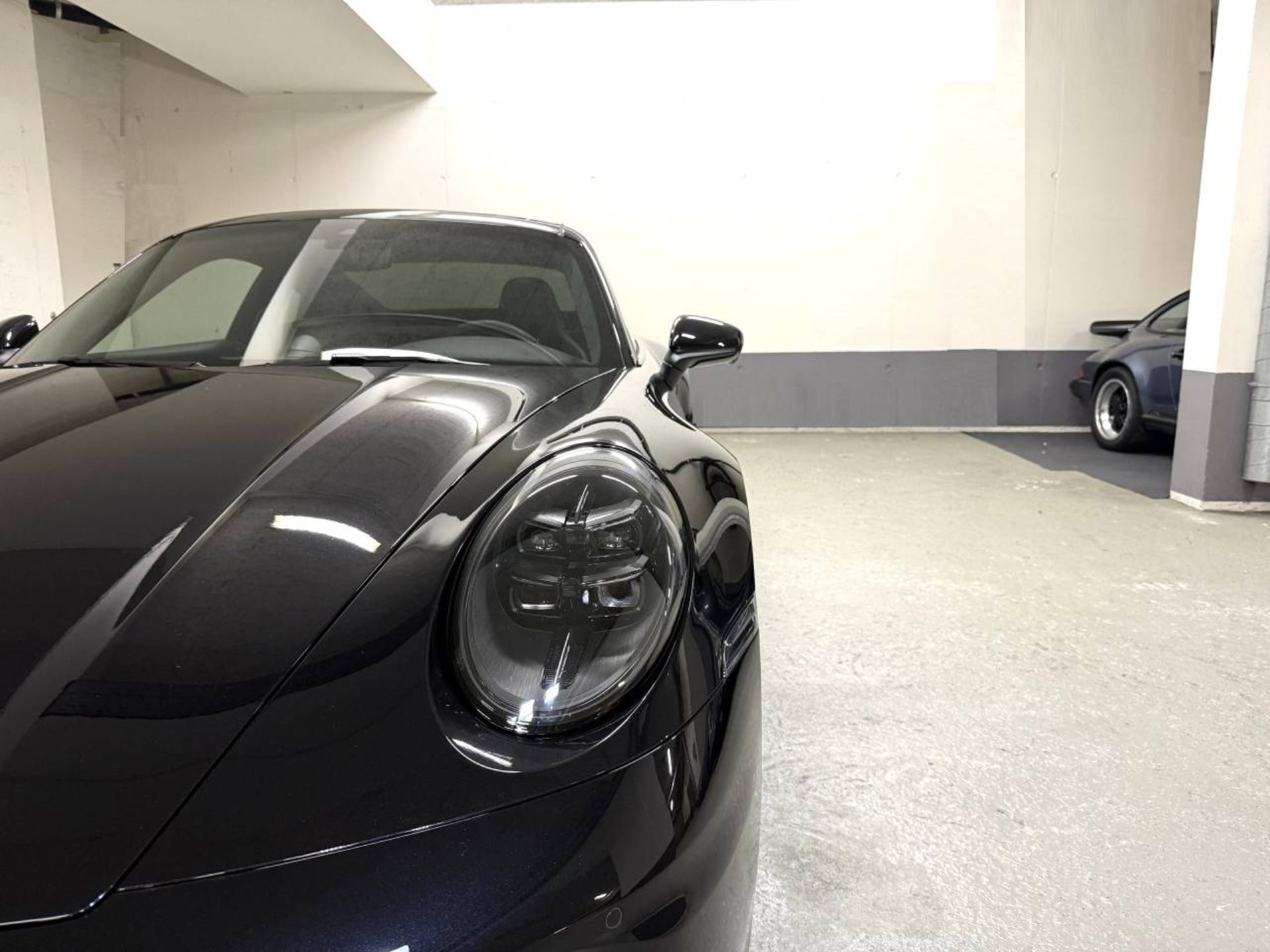 PORSCHE 911 Carrera 4 GTS-image-19