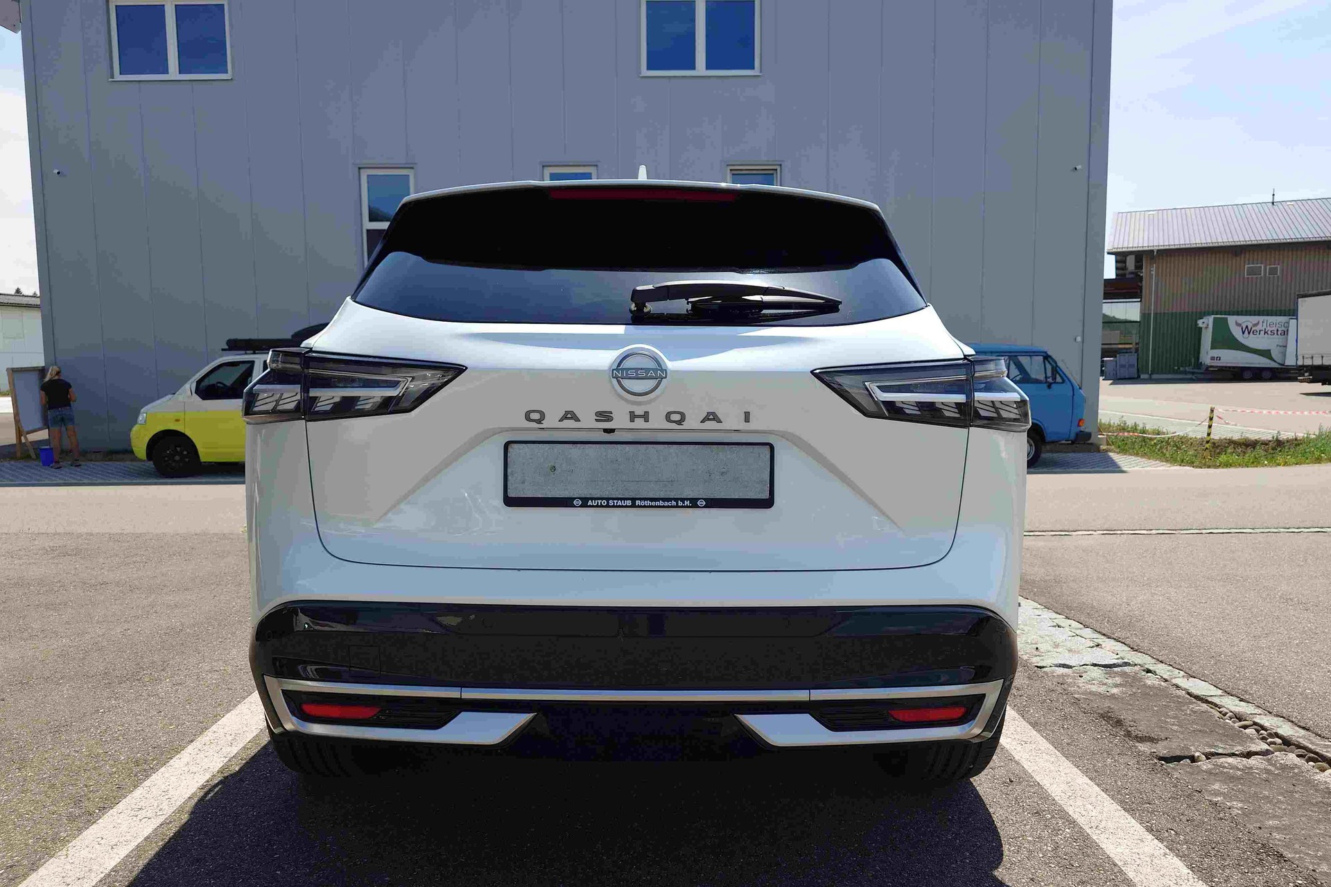 NISSAN Qashqai 1.3 DIG-T Tekna 4x4-image-5