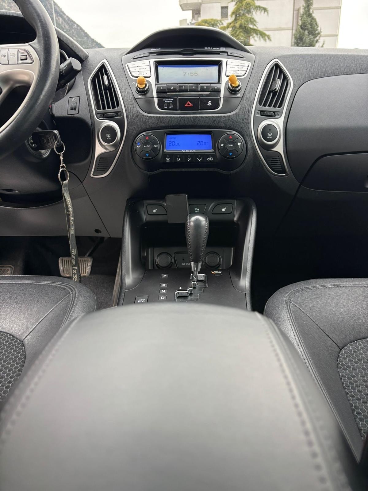 HYUNDAI iX 35 2.0 CRDi Style 4WD Automatic-image-11