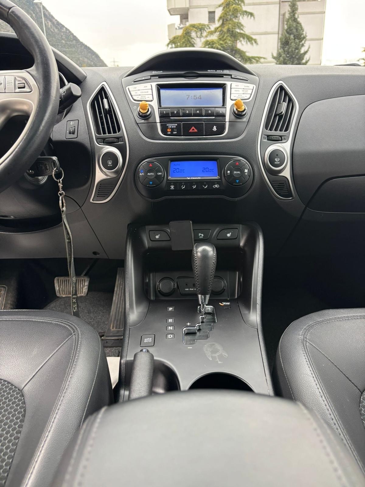 HYUNDAI iX 35 2.0 CRDi Style 4WD Automatic-image-12