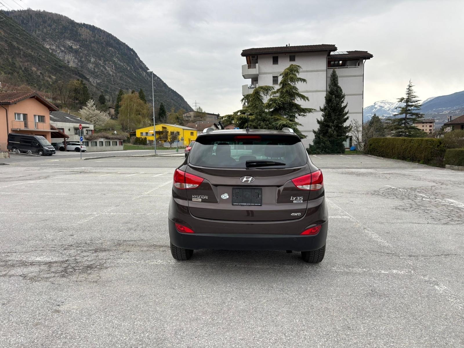 HYUNDAI iX 35 2.0 CRDi Style 4WD Automatic-image-6