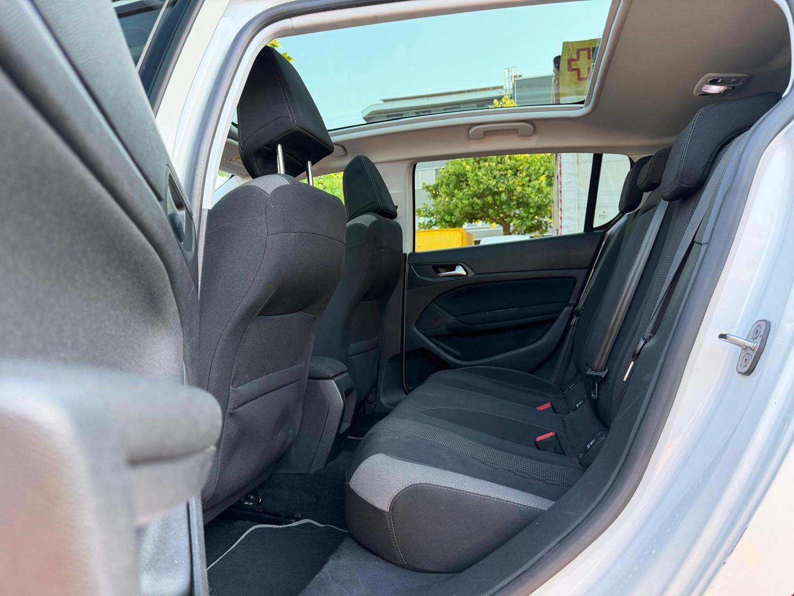 PEUGEOT 308 1.2 THP Style Automatic-image-10