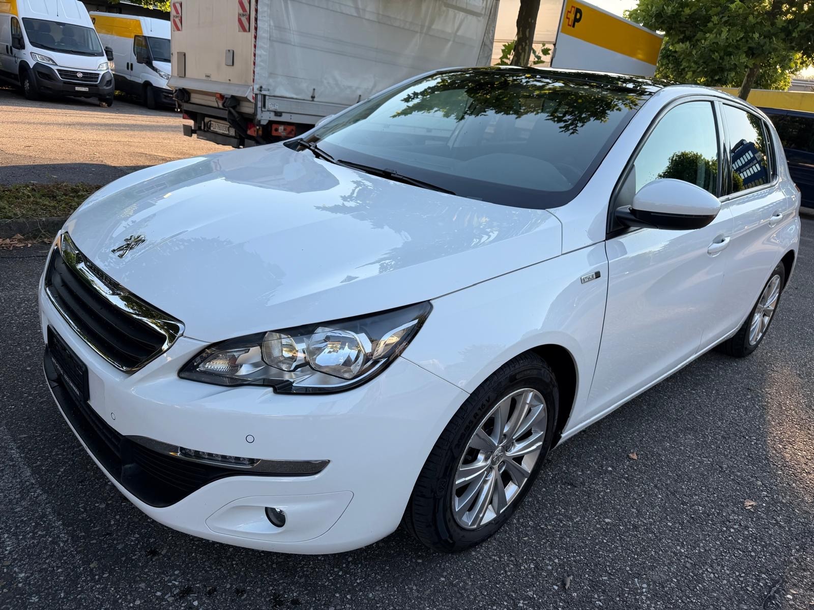 PEUGEOT 308 1.2 THP Style Automatic-image-0