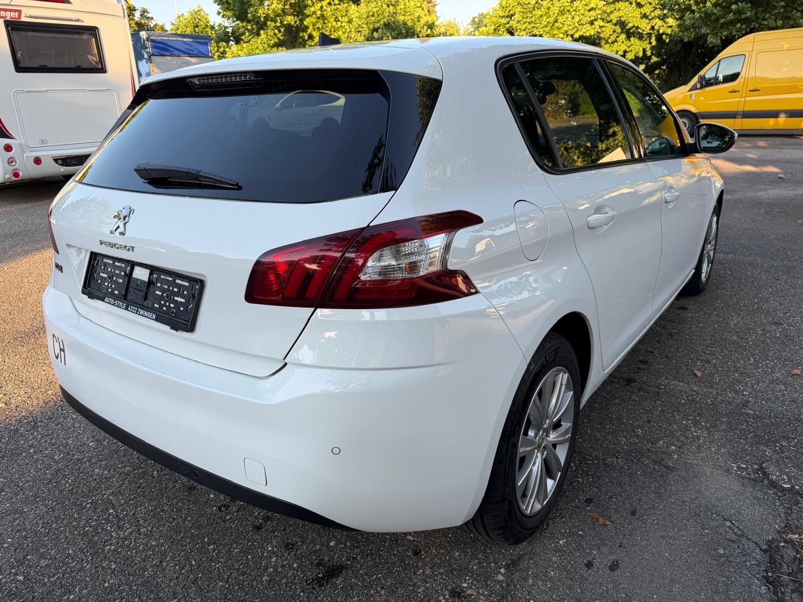 PEUGEOT 308 1.2 THP Style Automatic-image-7