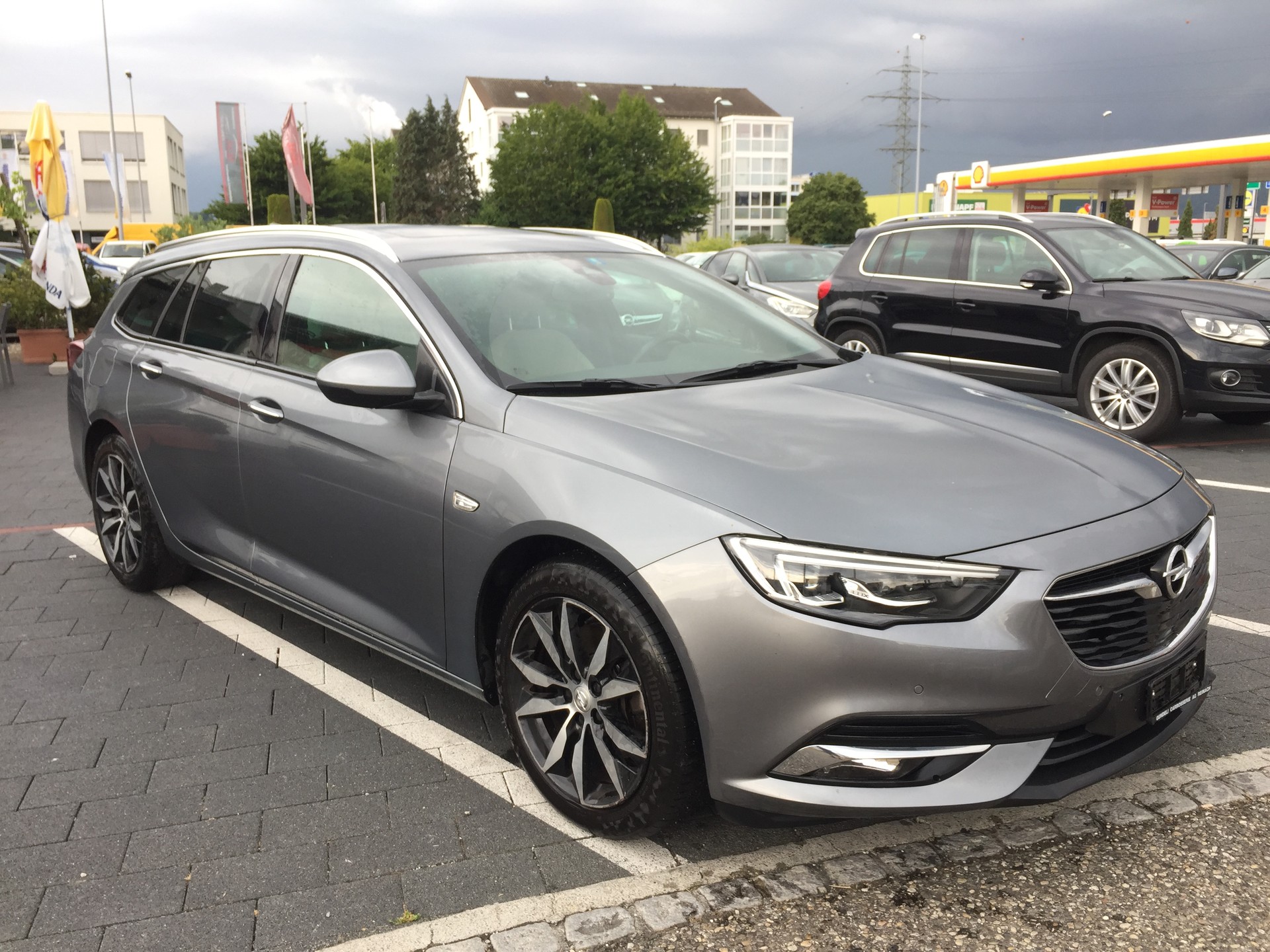 OPEL Insignia 2.0 CDTI Sports Tourer Edition-image-1