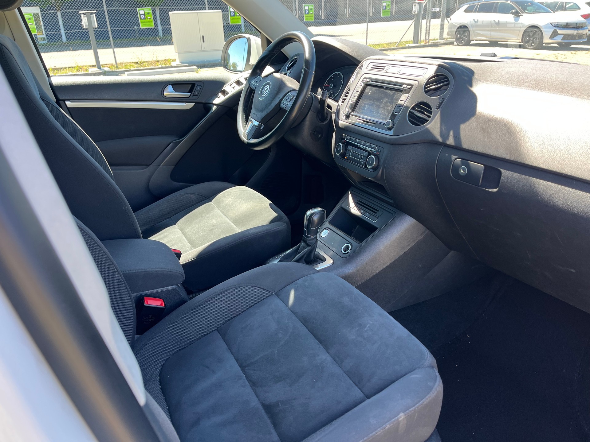 VW Tiguan 2.0 TDI BlueMotion Sport&Style 4Motion DSG-image-9