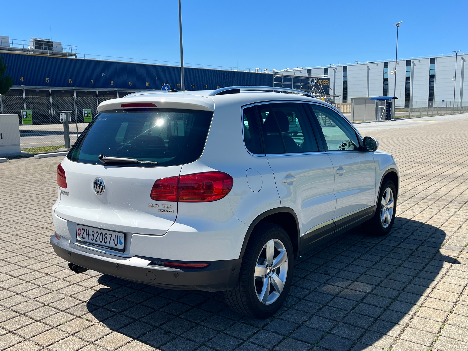 VW Tiguan 2.0 TDI BlueMotion Sport&Style 4Motion DSG-image-6