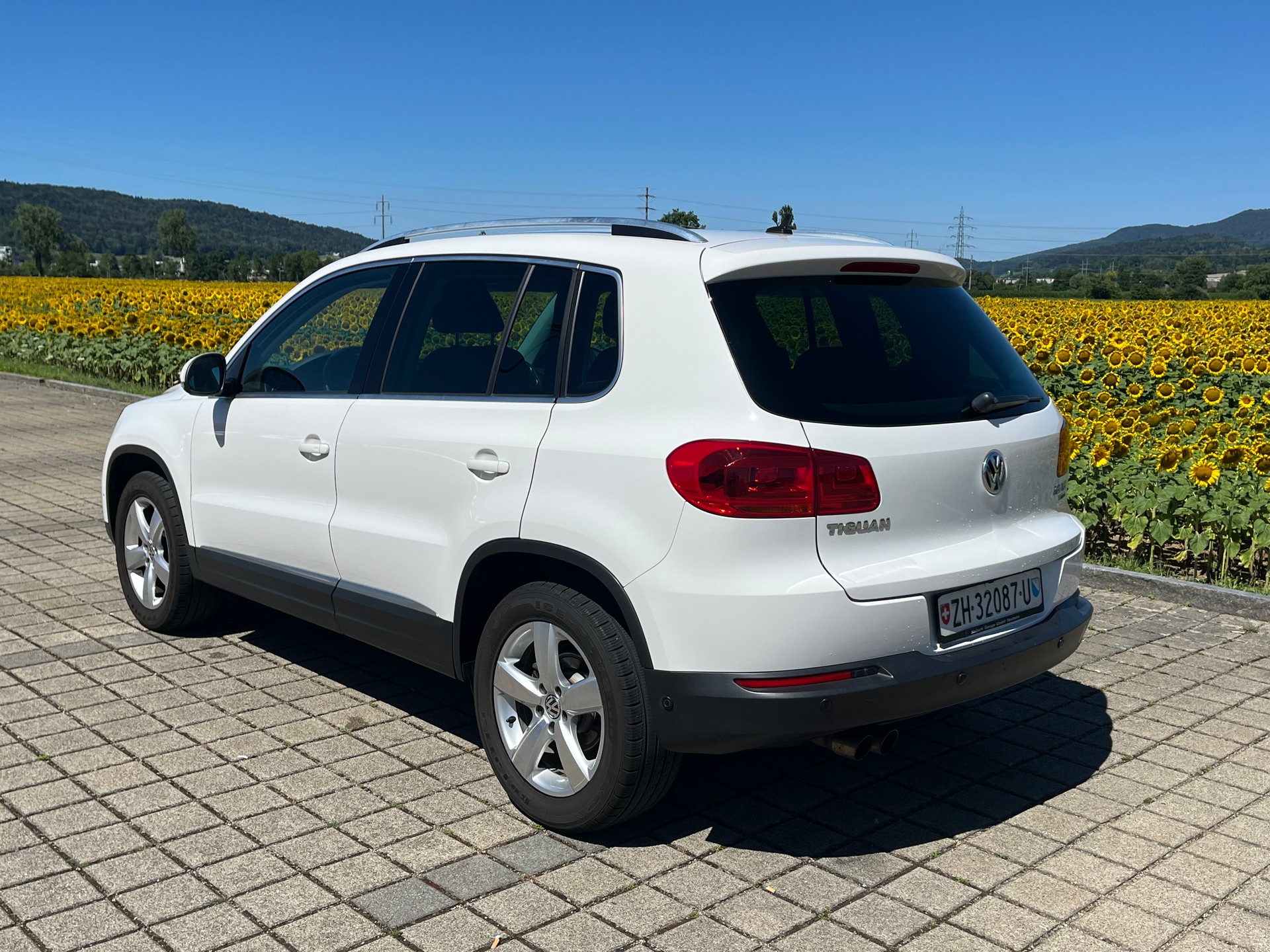 VW Tiguan 2.0 TDI BlueMotion Sport&Style 4Motion DSG-image-4