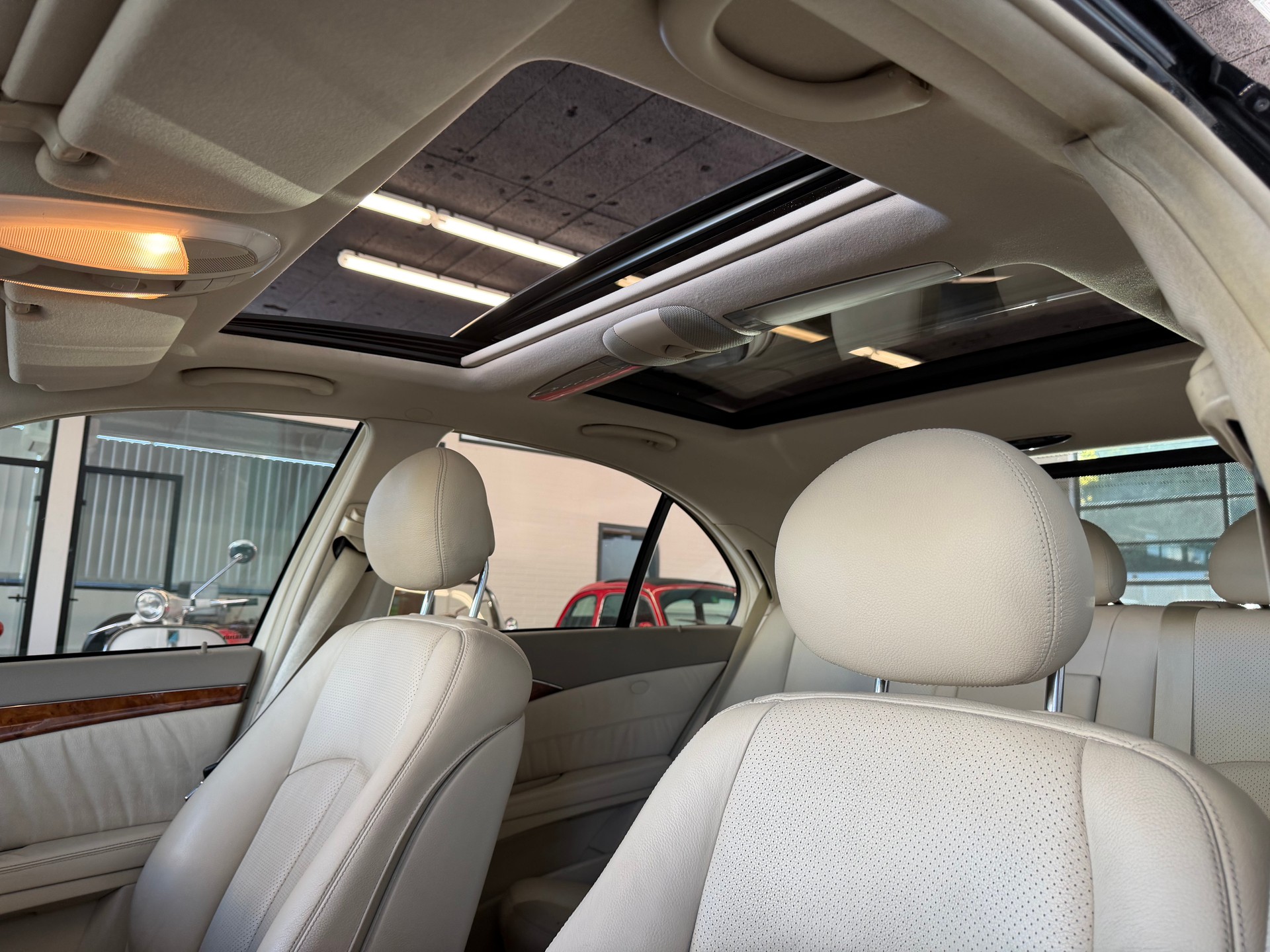 MERCEDES-BENZ E 320 Elégance Automatic-image-9