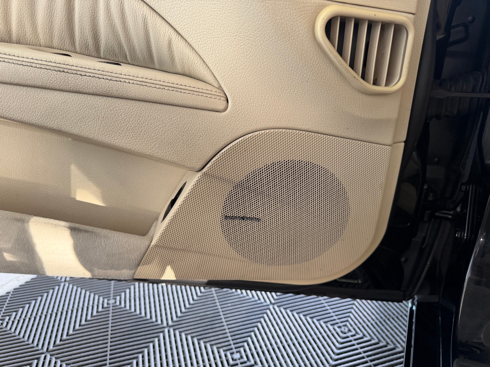 MERCEDES-BENZ E 320 Elégance Automatic-image-13