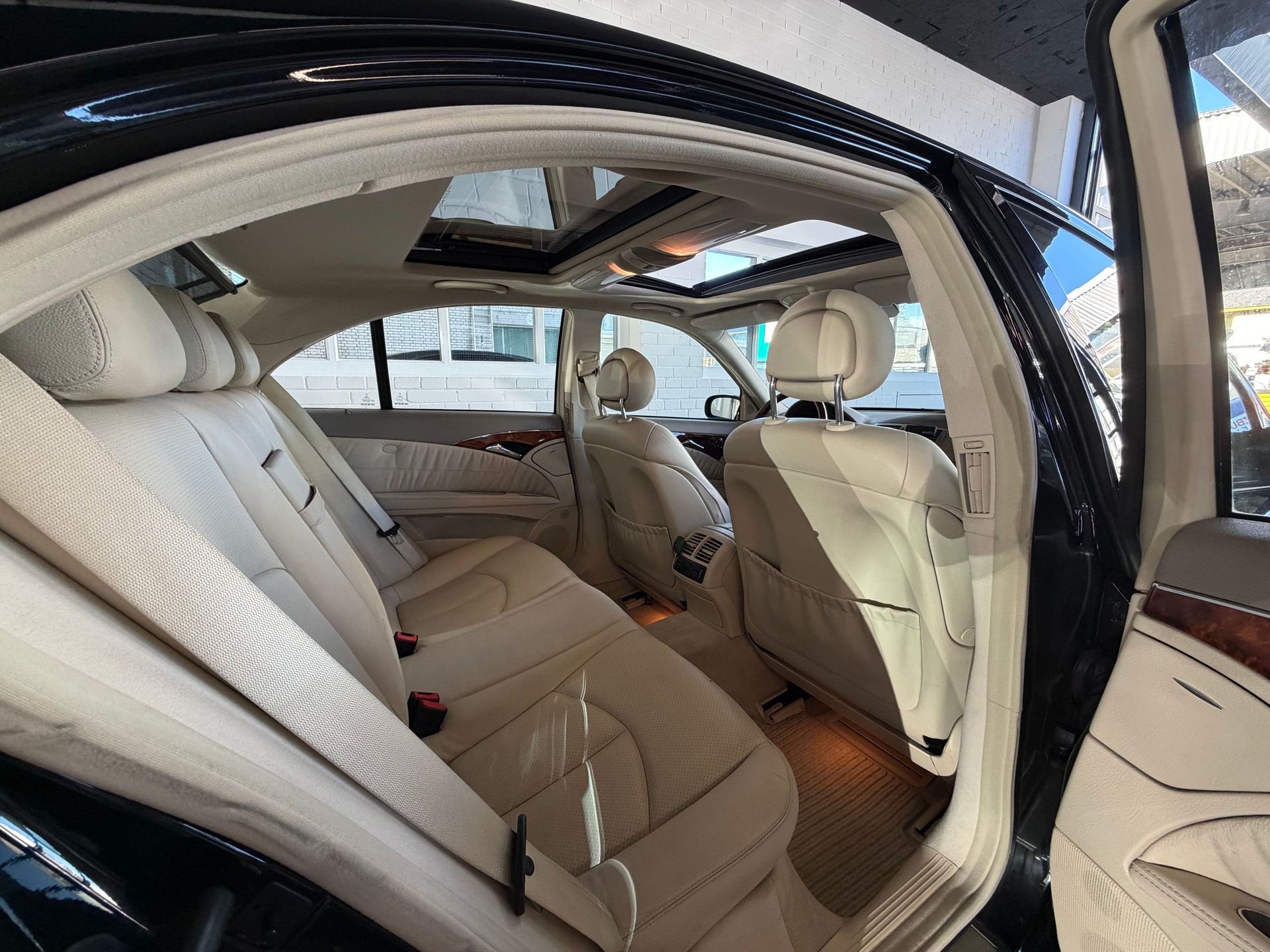MERCEDES-BENZ E 320 Elégance Automatic-image-7