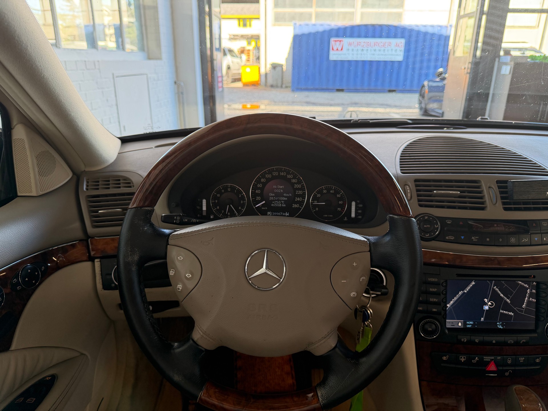MERCEDES-BENZ E 320 Elégance Automatic-image-11