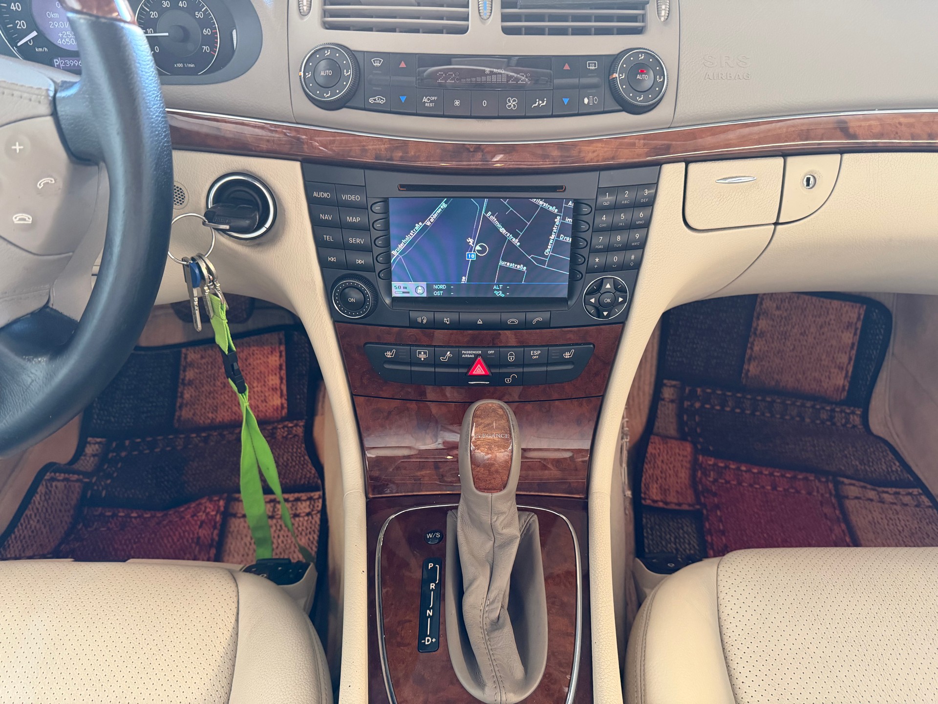 MERCEDES-BENZ E 320 Elégance Automatic-image-12