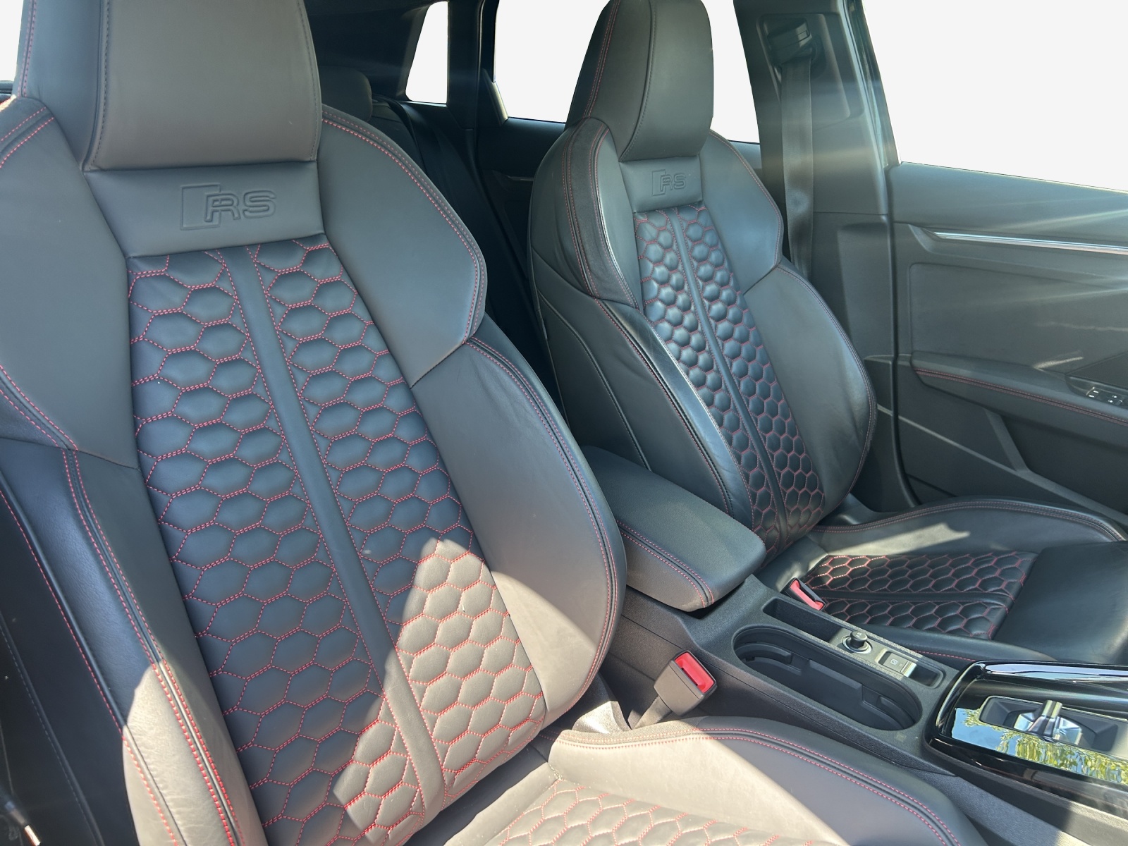 AUDI RS3 Sportback 2.5 TSI quattro S-tronic-image-15