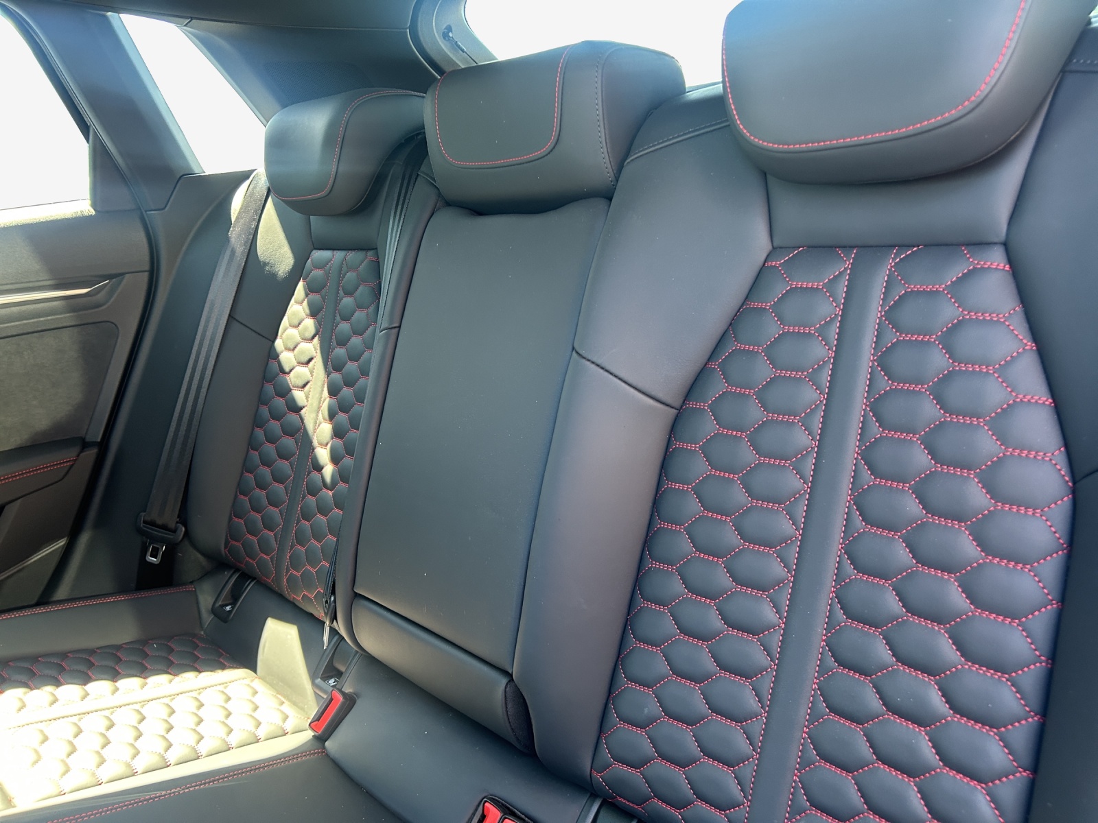 AUDI RS3 Sportback 2.5 TSI quattro S-tronic-image-11