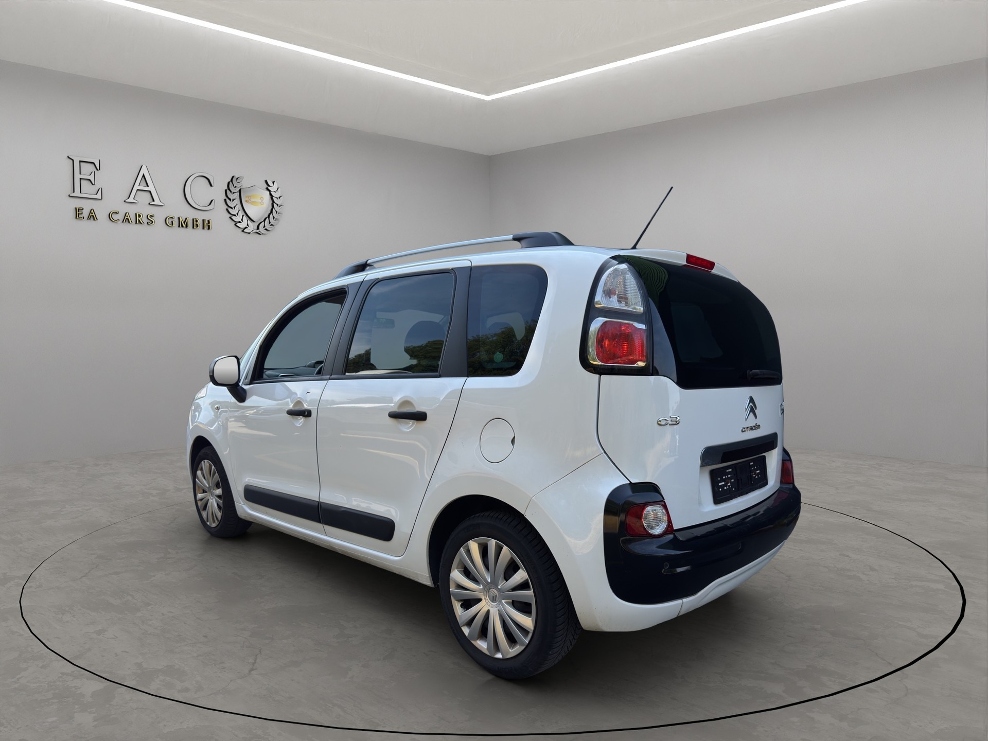 CITROEN C3 Picasso 1.2 Pure Tech Attraction-image-1