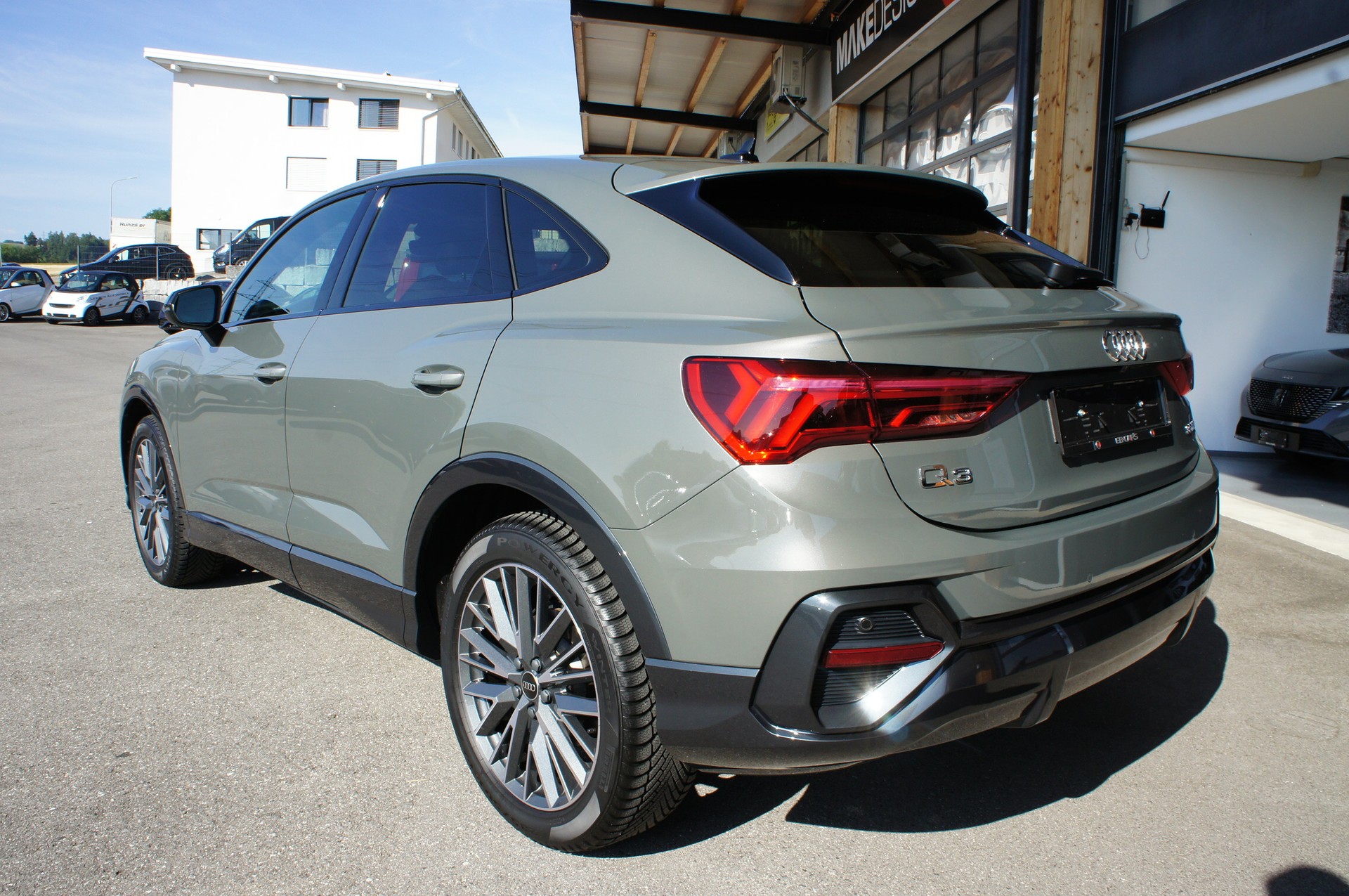 AUDI Q3 Sportback 35 TFSI Attraction S-tronic-image-2