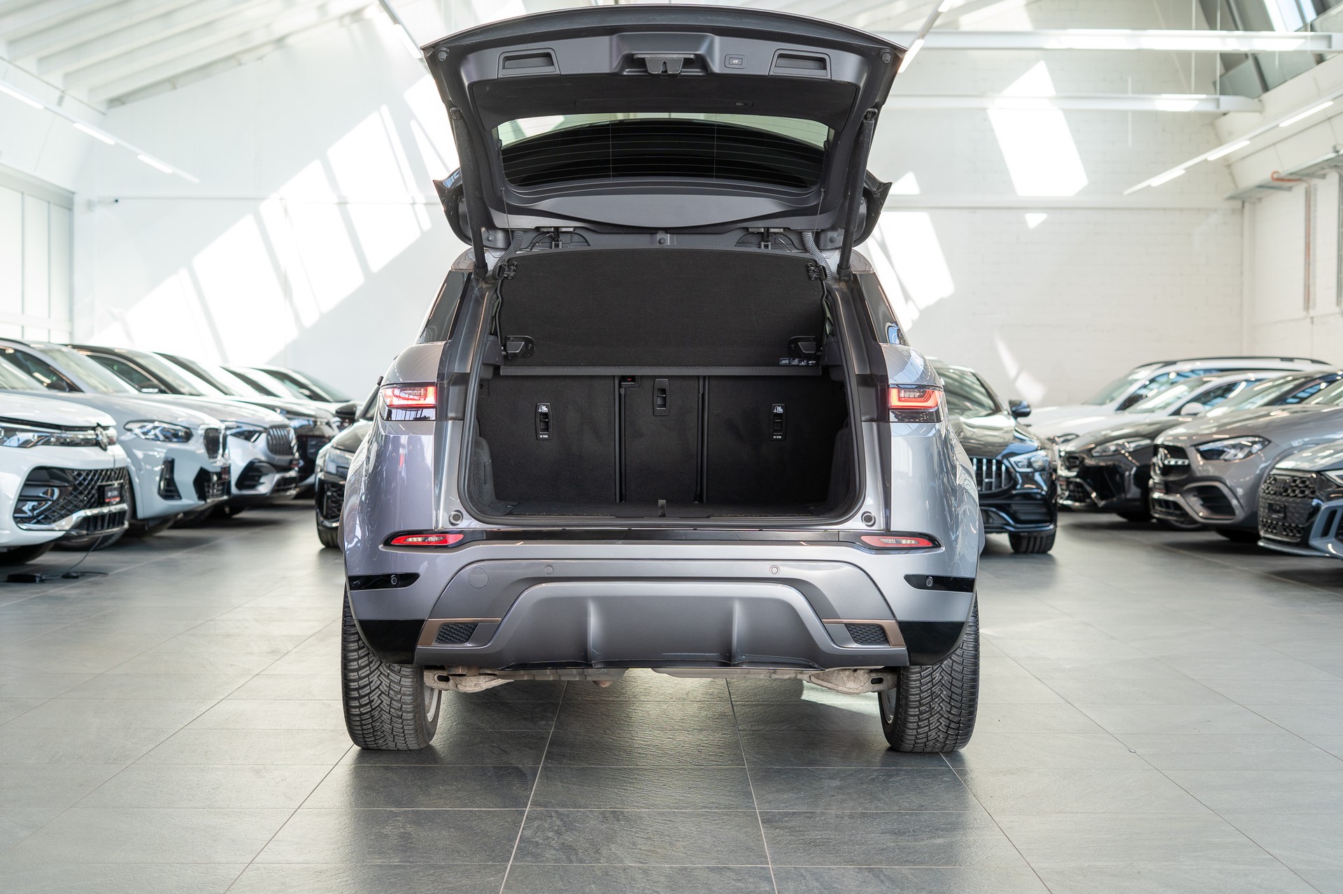 LAND ROVER Range Rover Evoque 2.0 D 165 R-Dynamic SE-image-5