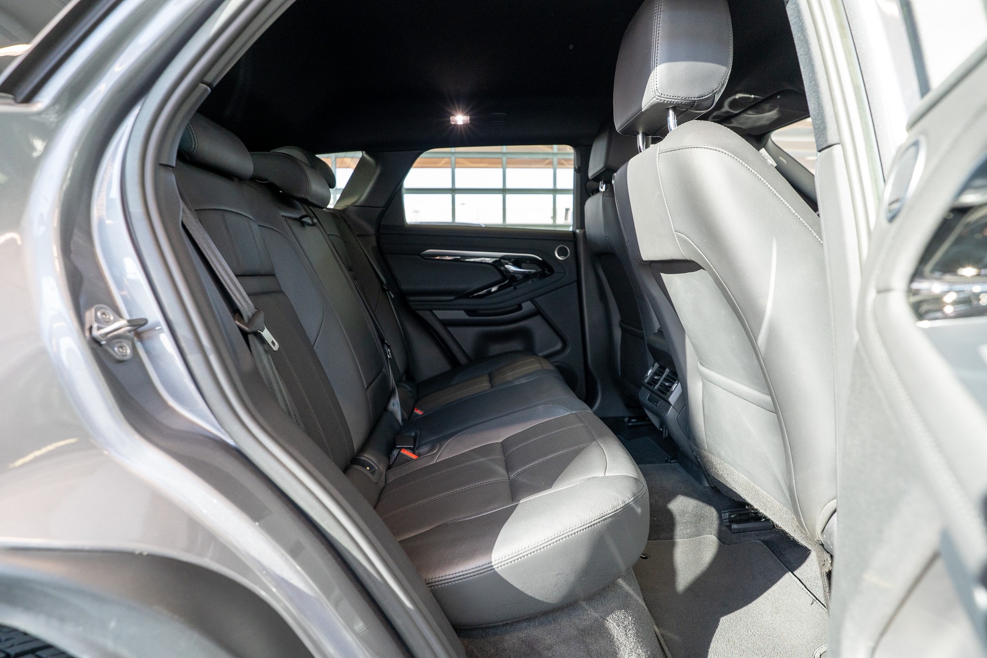 LAND ROVER Range Rover Evoque 2.0 D 165 R-Dynamic SE-image-11