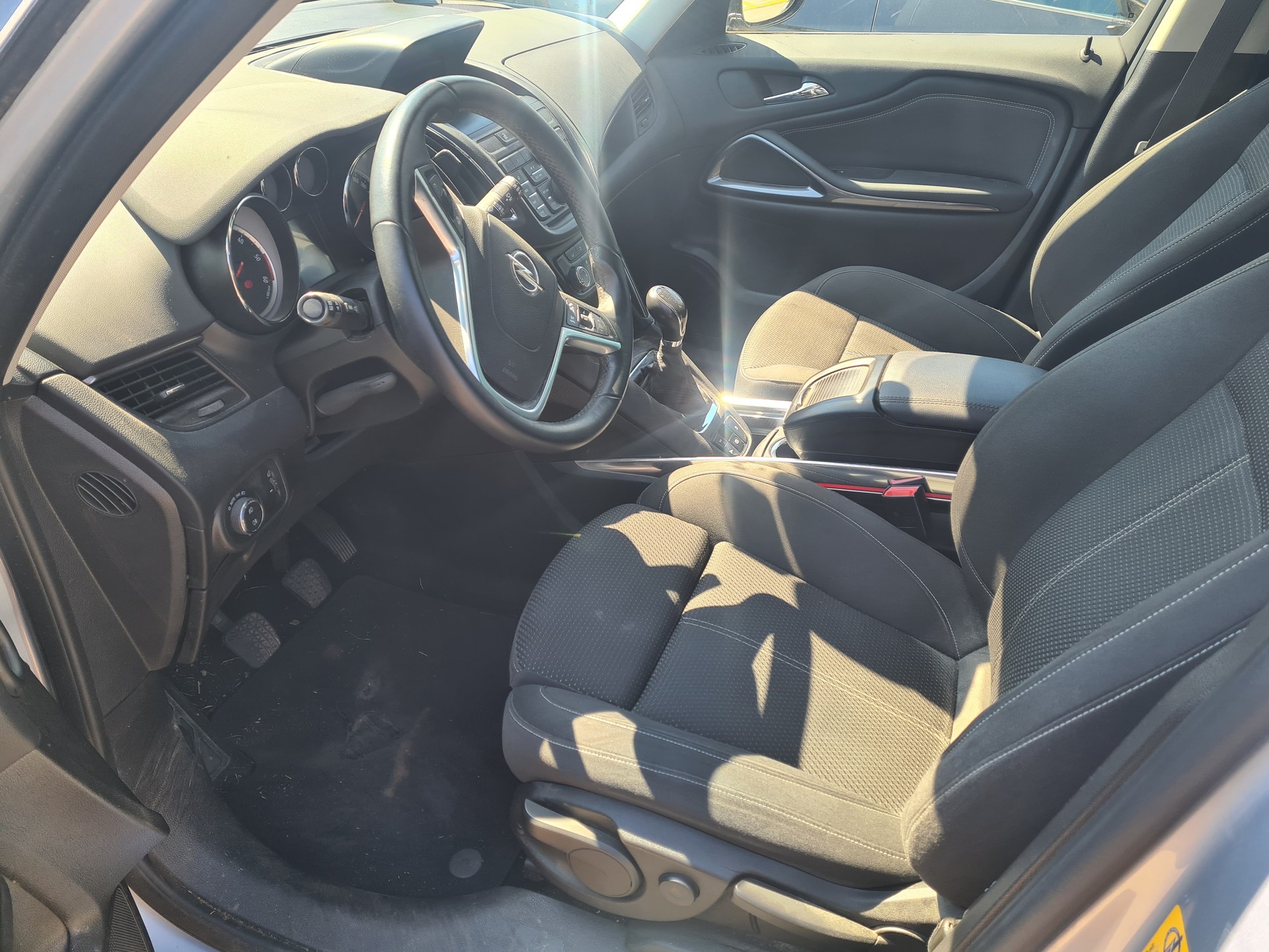 OPEL Zafira Tourer 2.0 CDTi Sport-image-11
