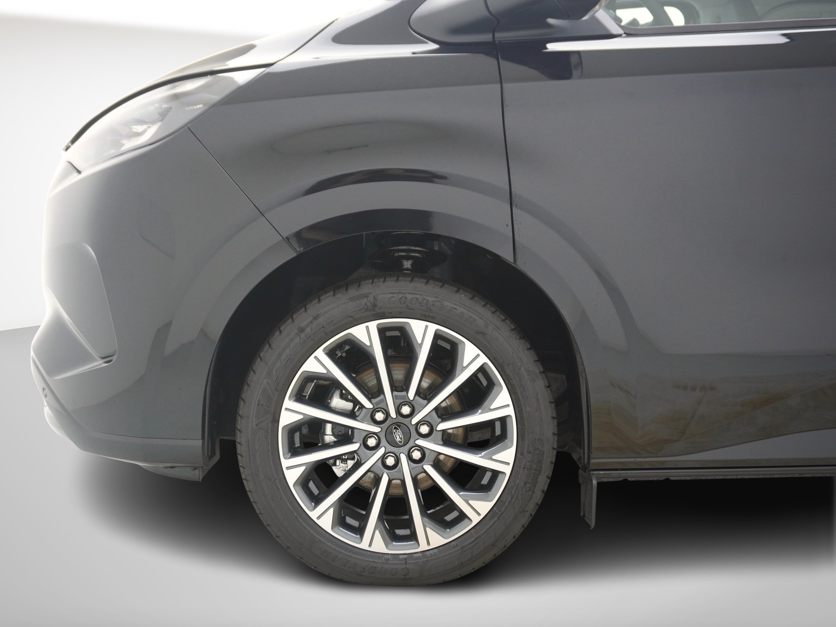 FORD Tourneo Custom 320 L1 2.0 TDCI 4x4 Titanium X-image-8