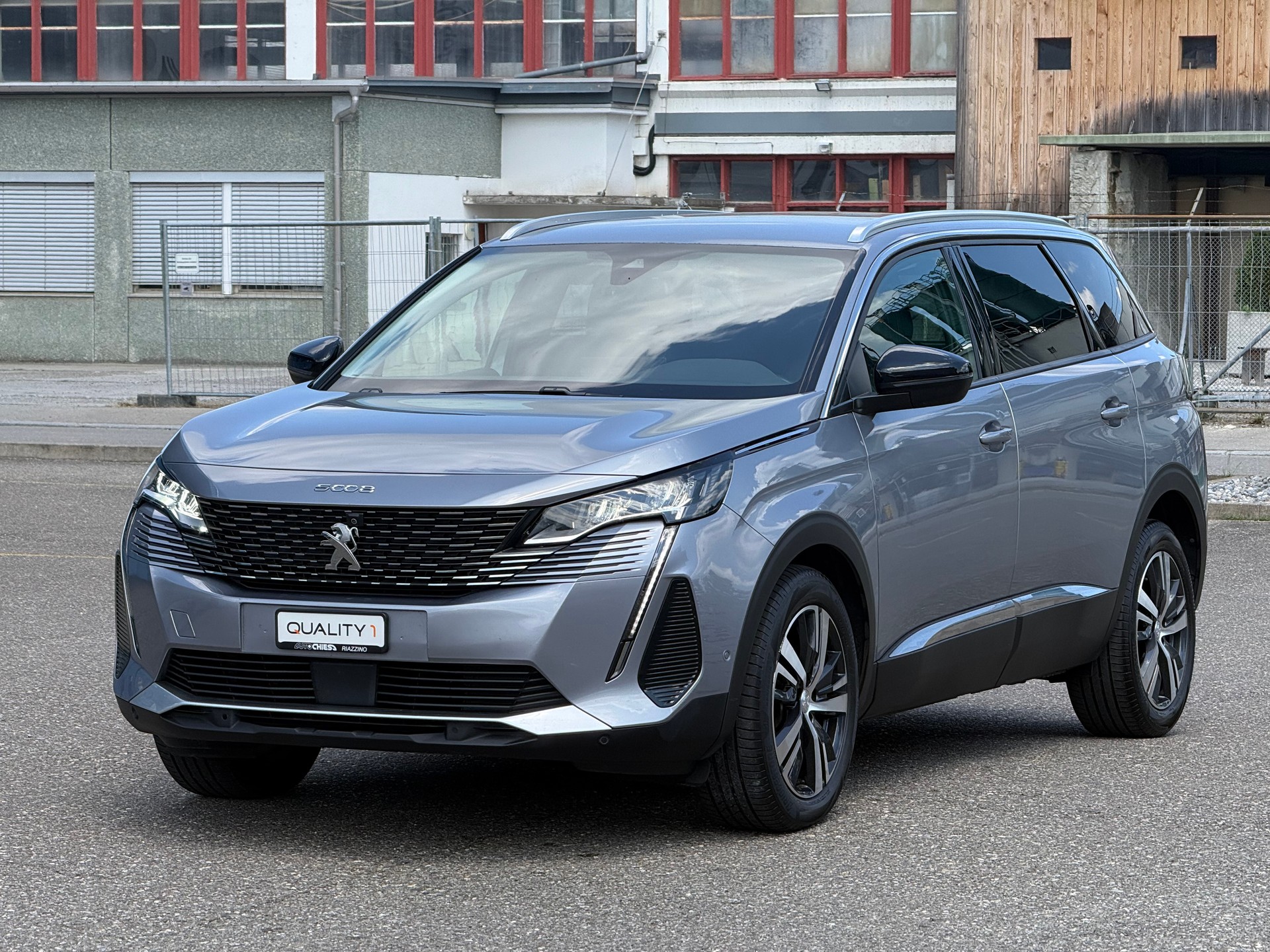 PEUGEOT 5008 1.5 BlueHDi Allure Pack EAT8-image-12