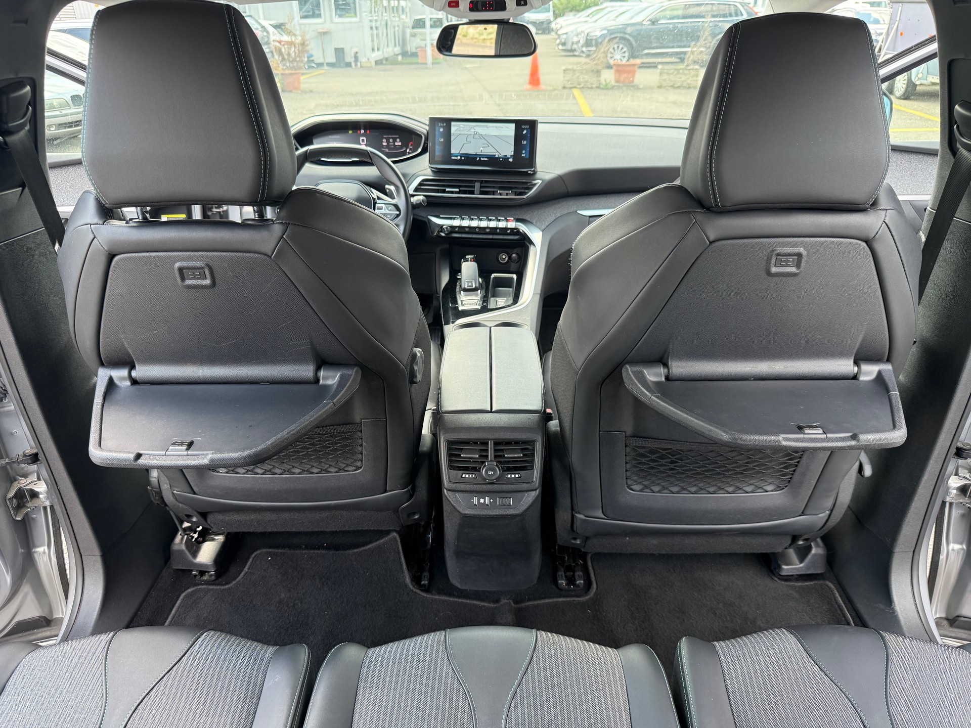 PEUGEOT 5008 1.5 BlueHDi Allure Pack EAT8-image-3