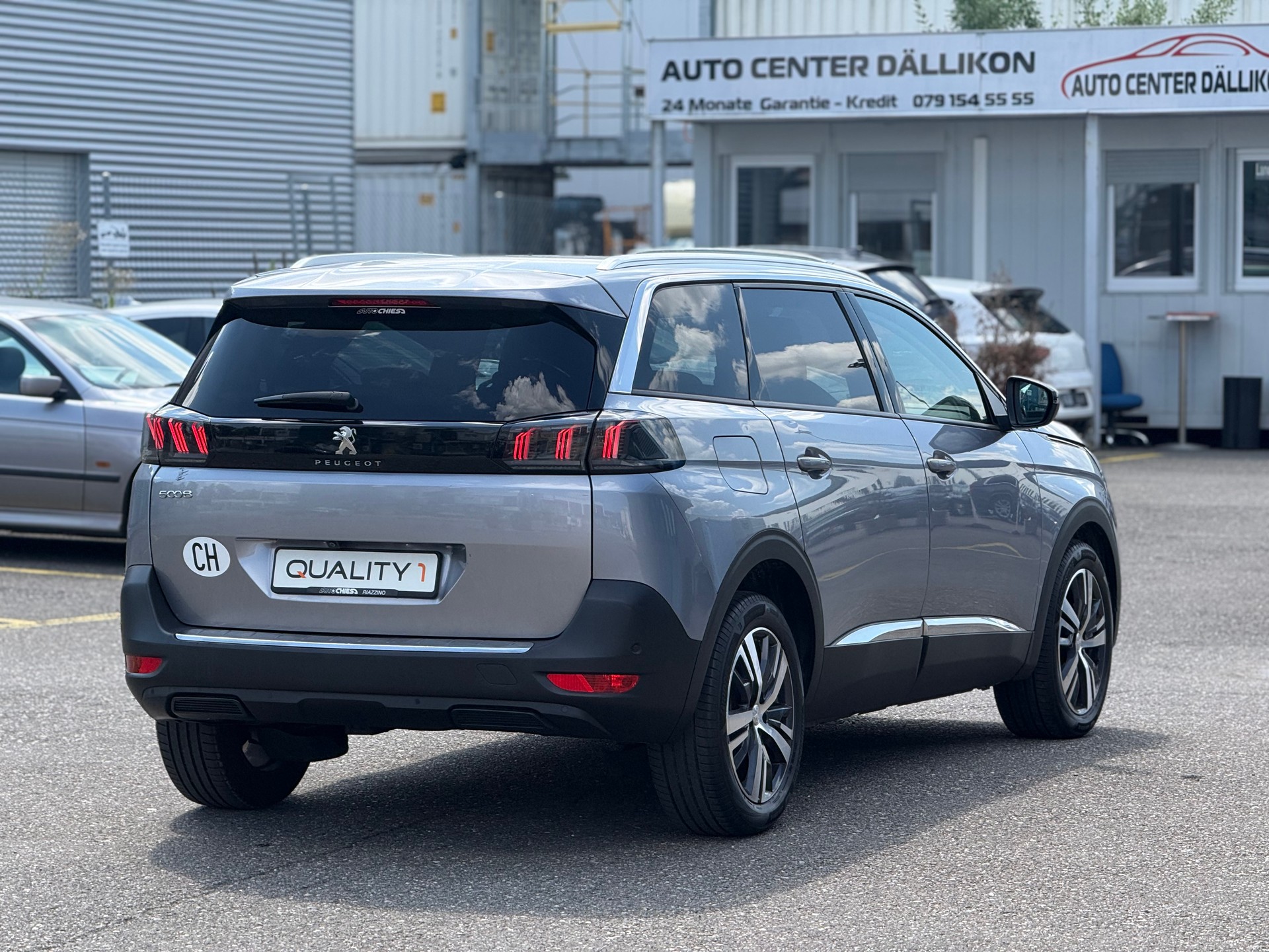 PEUGEOT 5008 1.5 BlueHDi Allure Pack EAT8-image-13