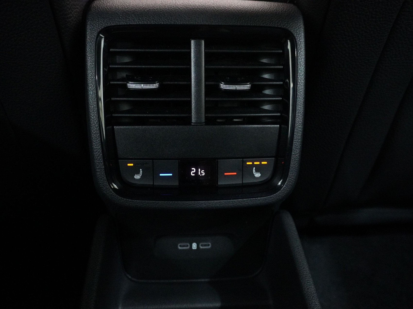 SKODA Octavia 2.0 TSI SportLine 4x4 DSG-image-24