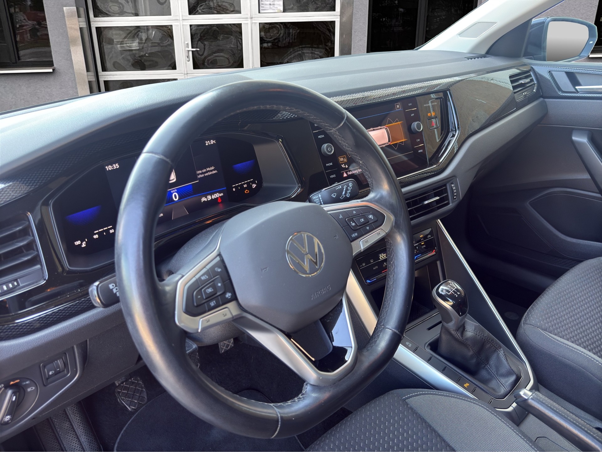 VW Polo 1.0 TSI Life-image-11