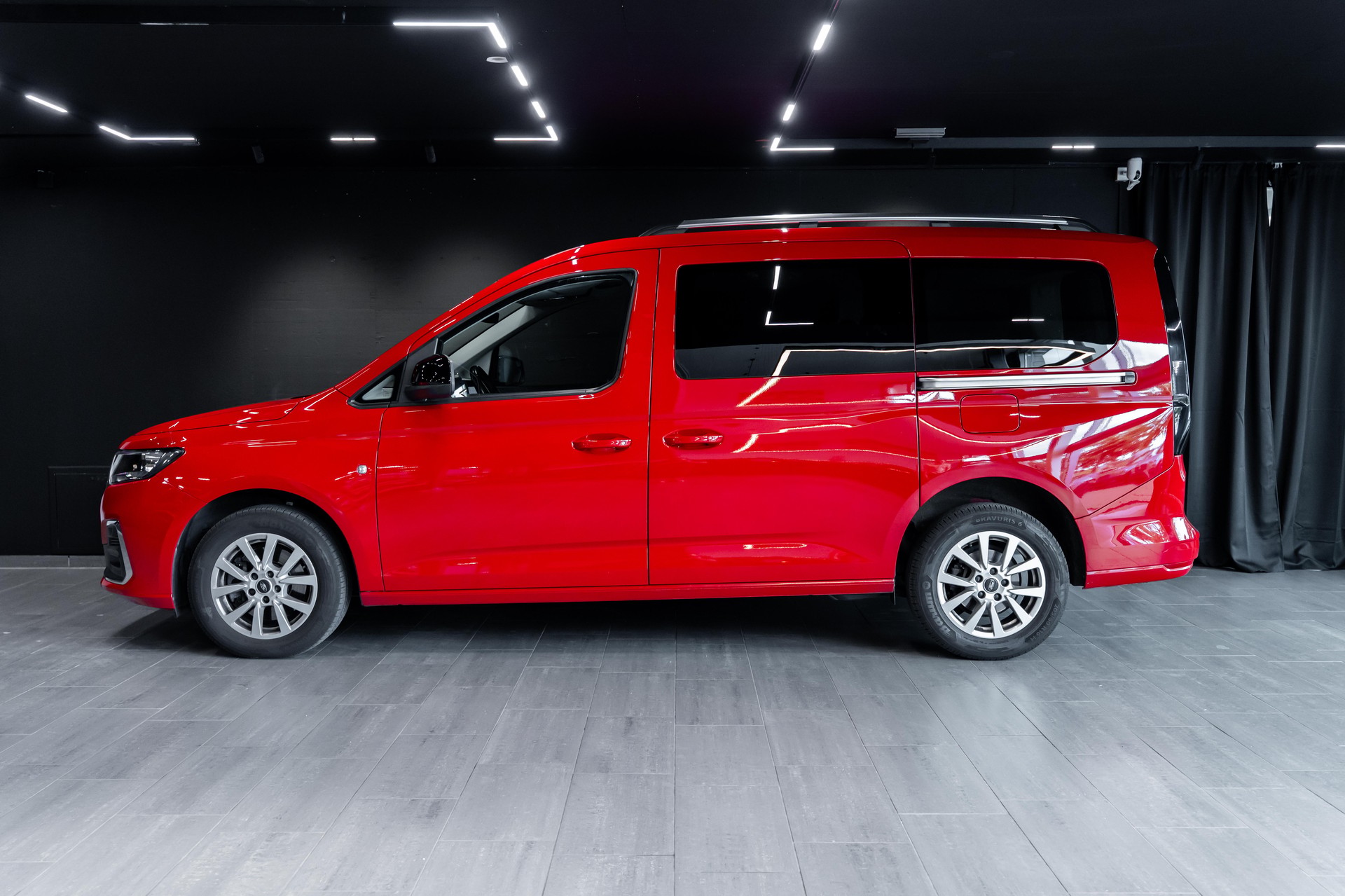 FORD Grand Tourneo Connect 2.0 EcoBlue Titanium Automat / CH Auto-image-4