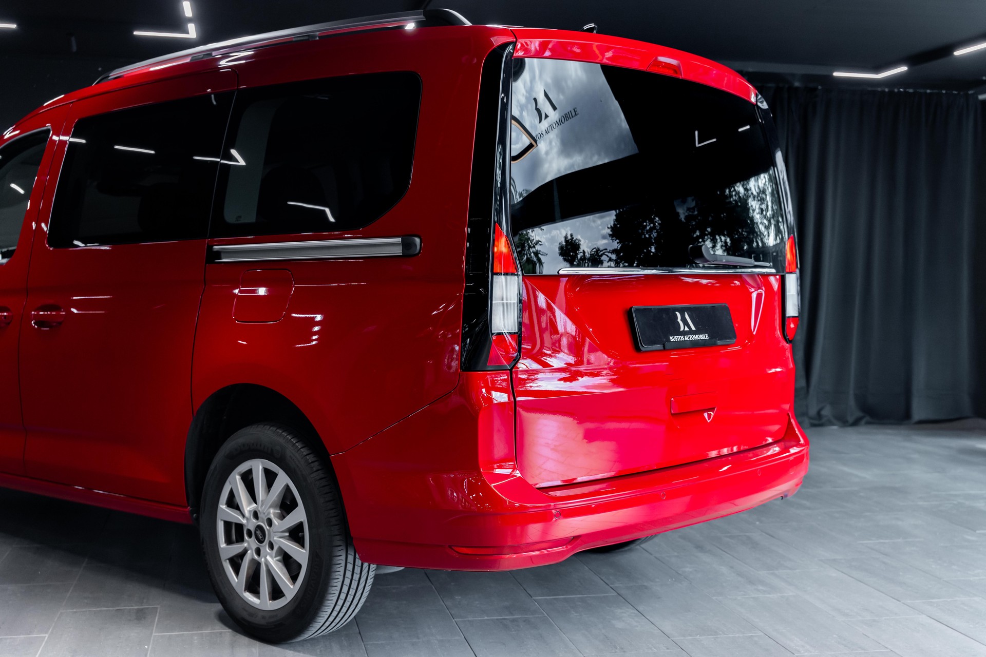FORD Grand Tourneo Connect 2.0 EcoBlue Titanium Automat / CH Auto-image-5