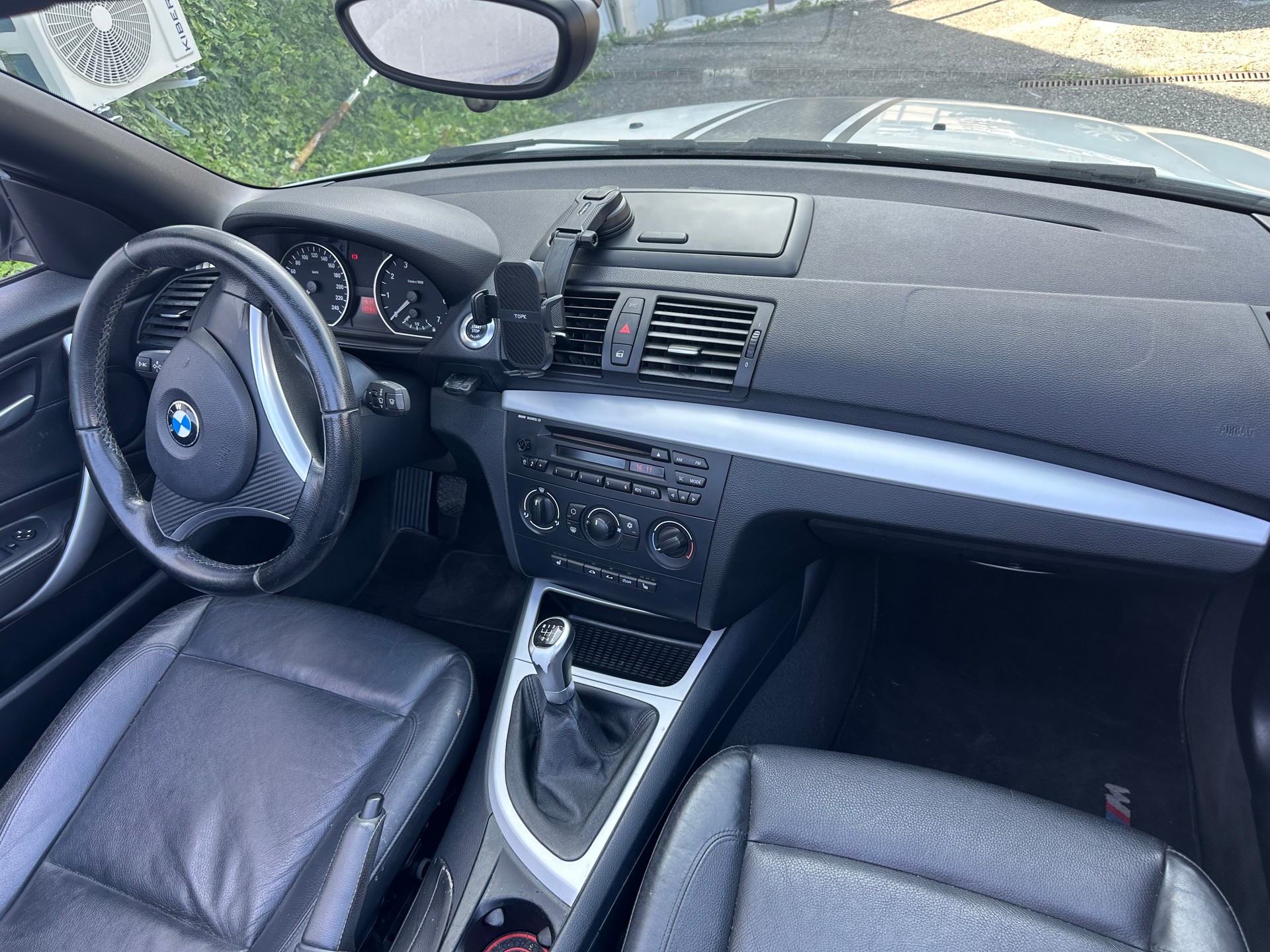 BMW 118i Cabrio-image-3