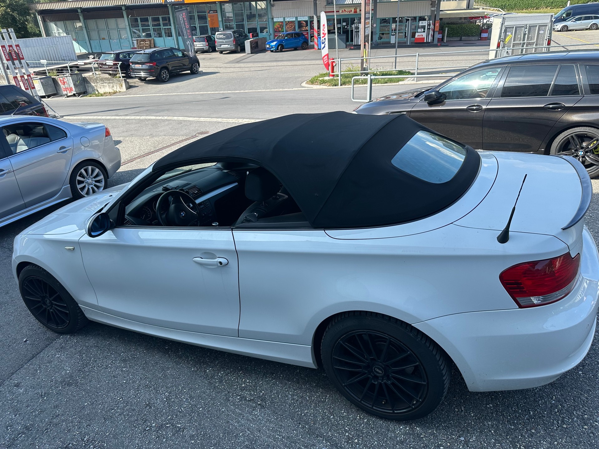 BMW 118i Cabrio-image-8