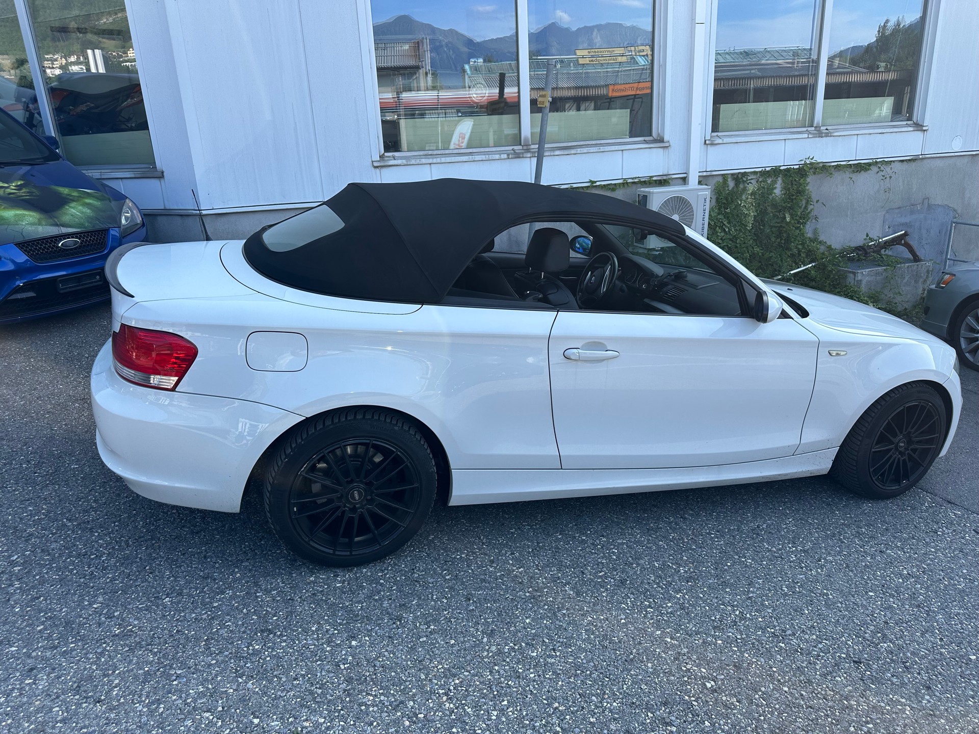 BMW 118i Cabrio-image-9