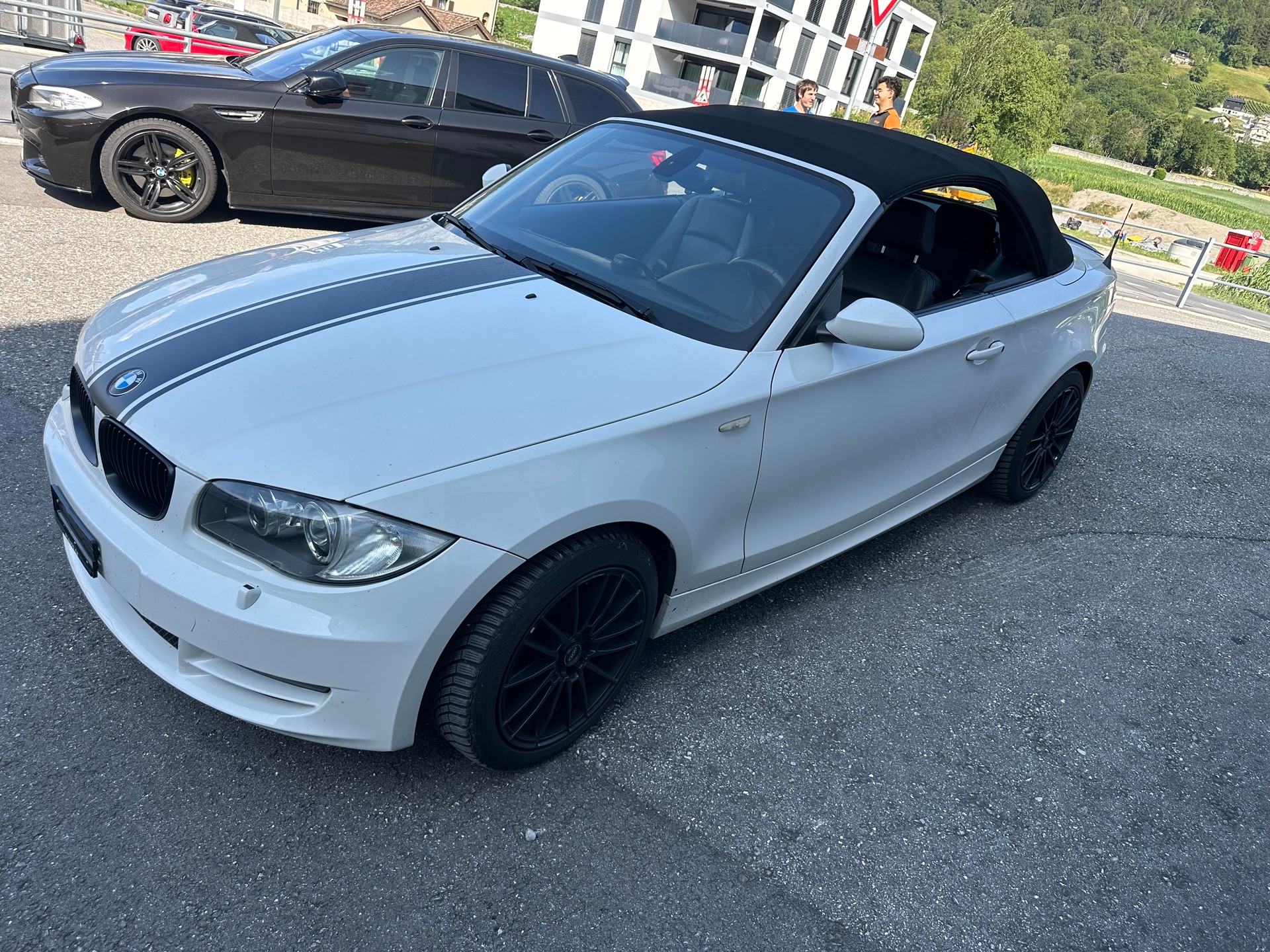 BMW 118i Cabrio-image-7