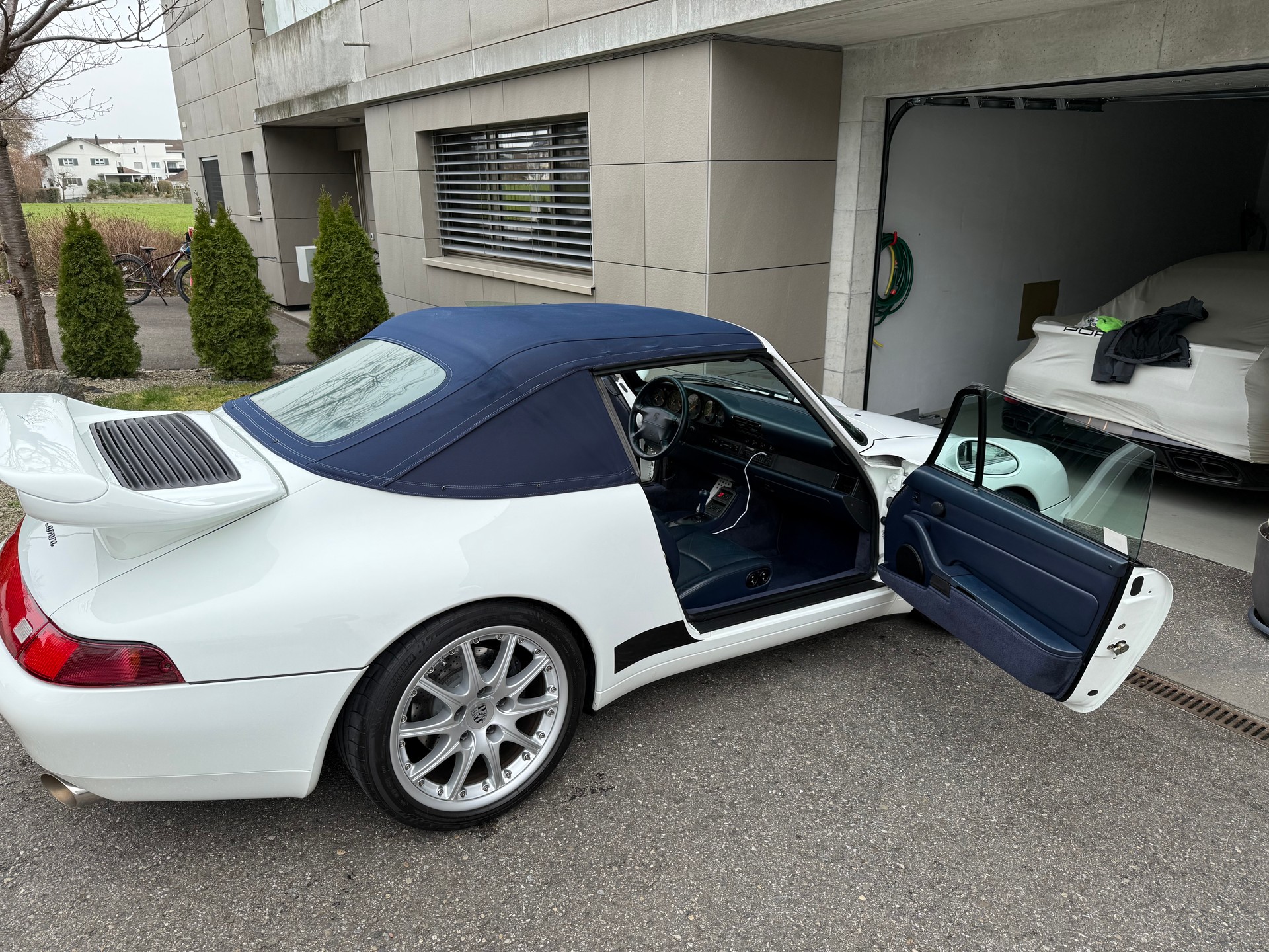 PORSCHE 911-image-2