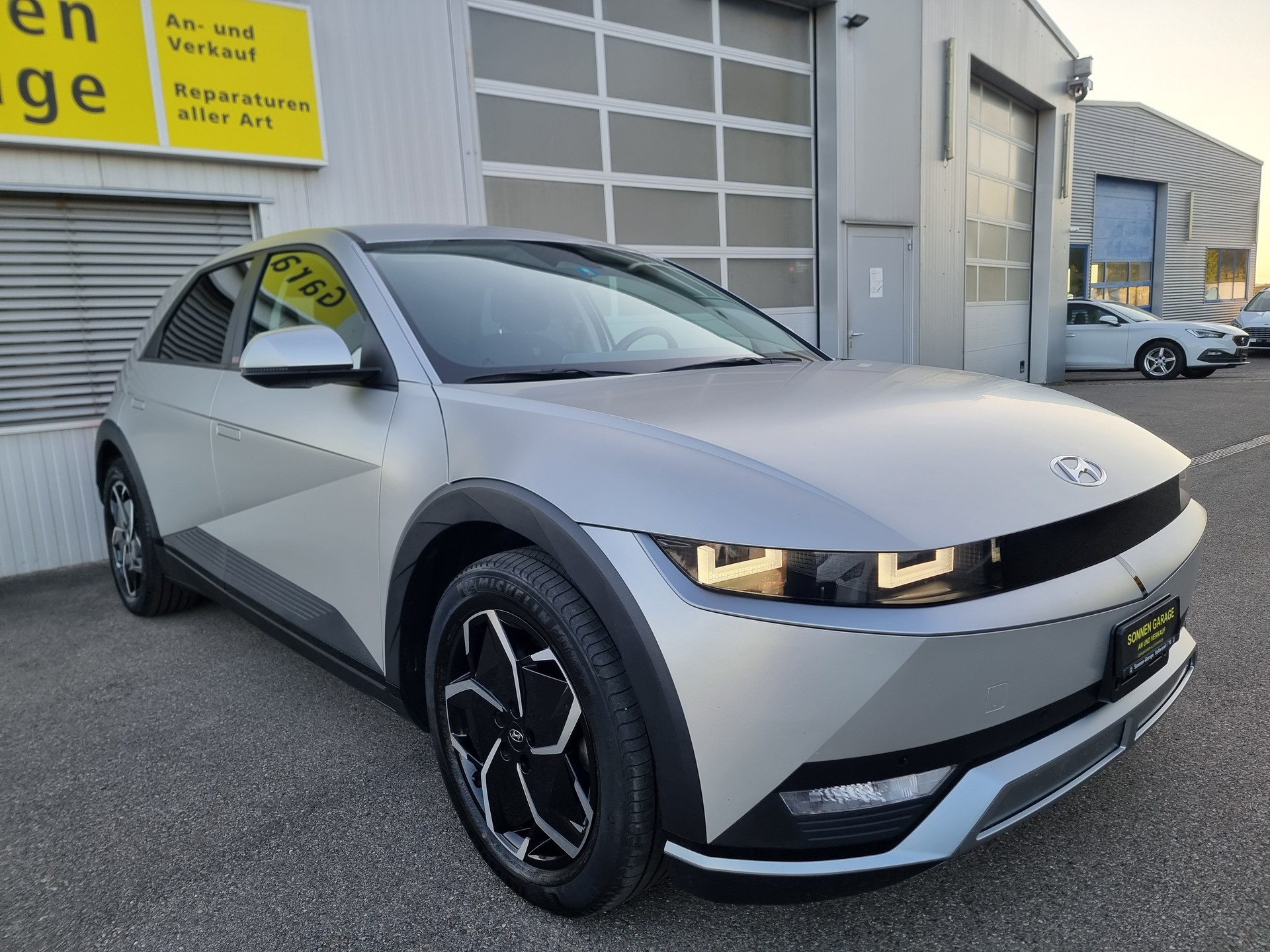 HYUNDAI Ioniq 5 77kWh Origo 4WD-image-2