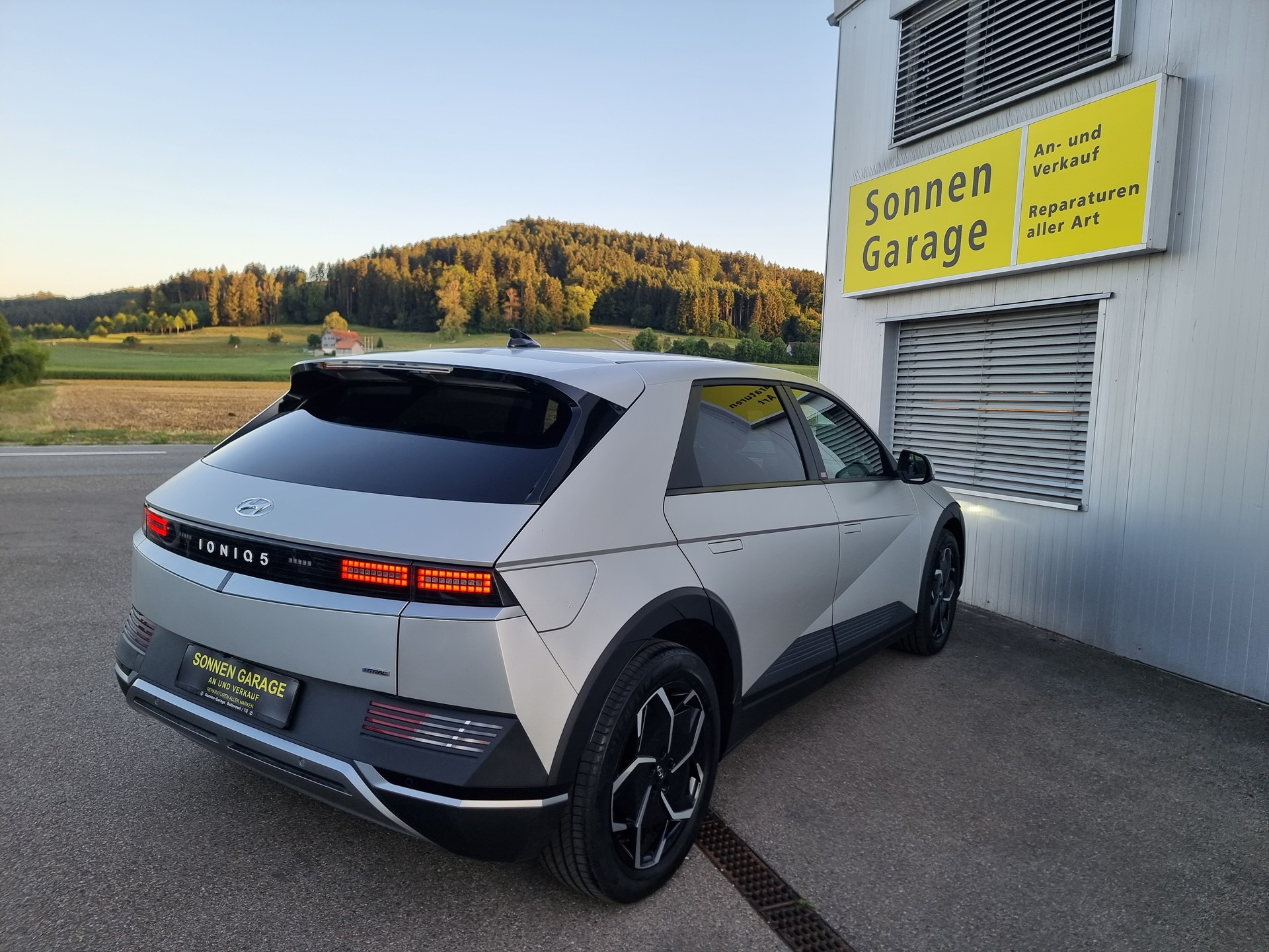 HYUNDAI Ioniq 5 77kWh Origo 4WD-image-10