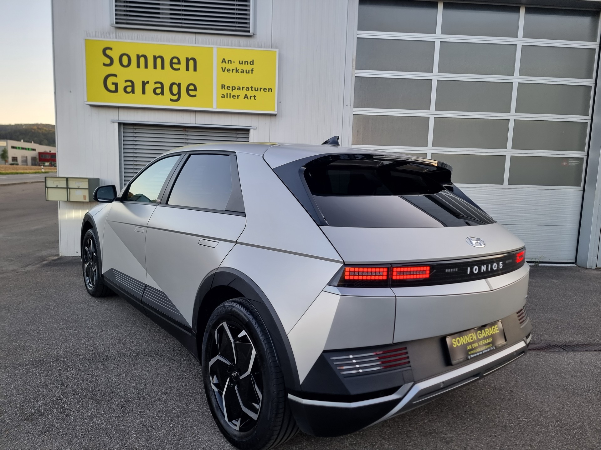 HYUNDAI Ioniq 5 77kWh Origo 4WD-image-9