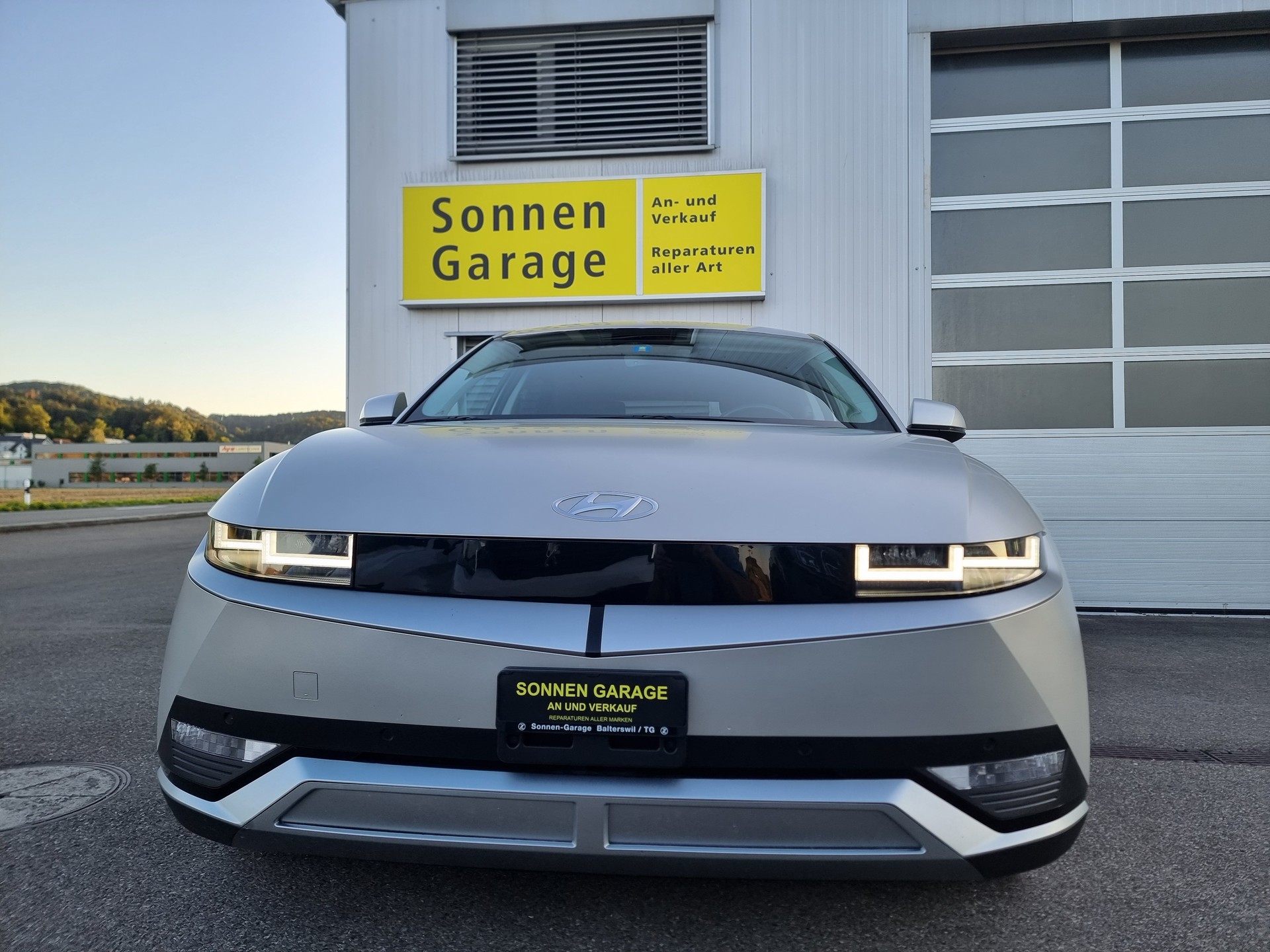 HYUNDAI Ioniq 5 77kWh Origo 4WD-image-1