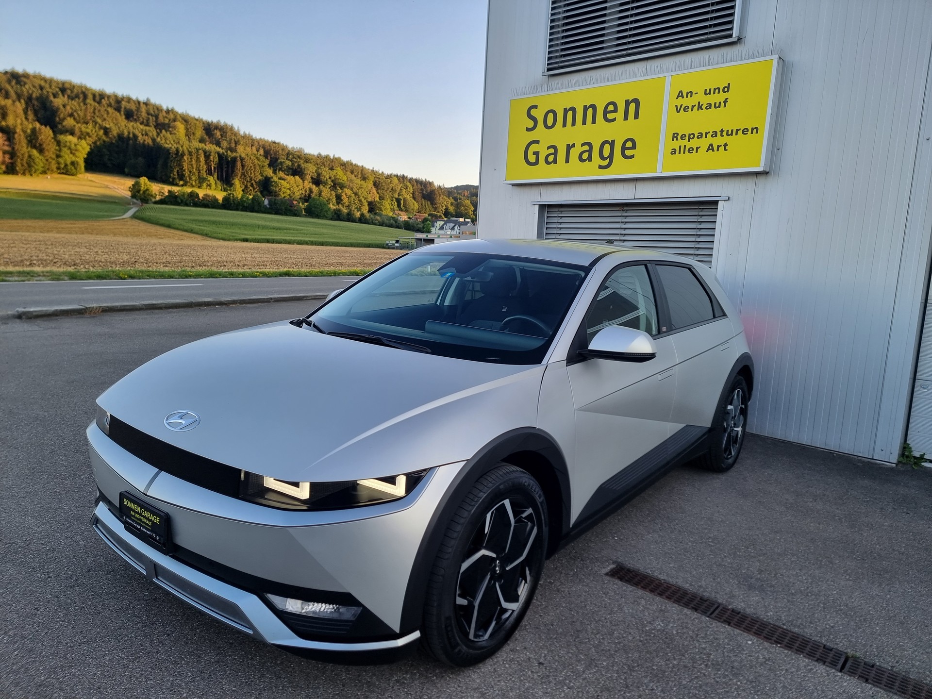 HYUNDAI Ioniq 5 77kWh Origo 4WD-image-3